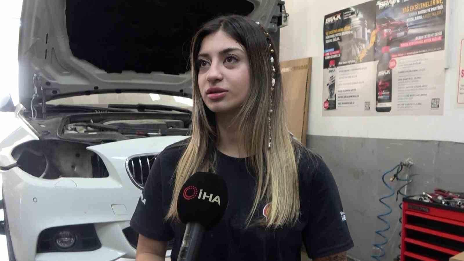 KADINLARIN DA YAPABİLECEĞİNİ GÖSTERDİ: 19 YAŞINDAKİ GENÇ KIZ TAMİRHANEDE TER DÖKÜYOR