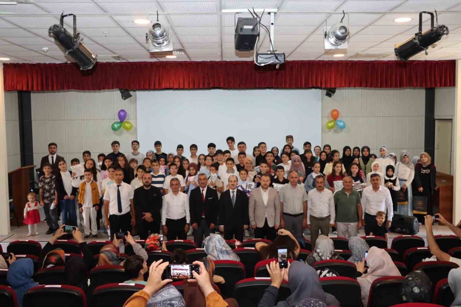 YAZ KUR’AN KURSLARI BİLGİ YARIŞMASINDA 100 ÖĞRENCİ ÖDÜLLENDİRİLDİ