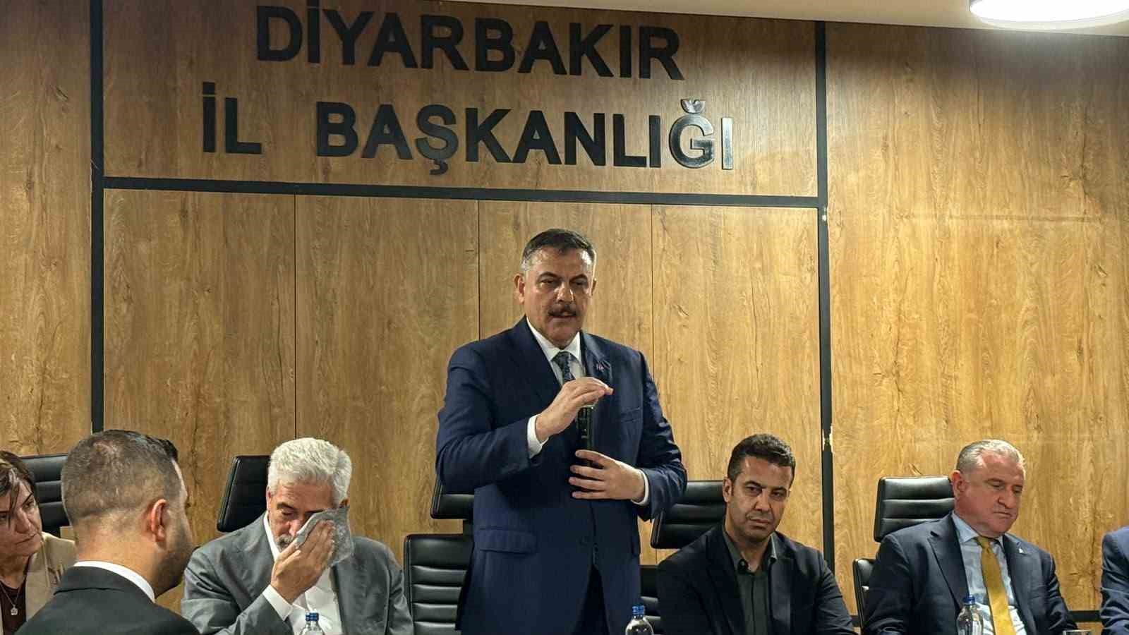 İÇİŞLERİ BAKANI ÇİFTÇİ VE GENÇLİK VE SPOR BAKANI BAK AMEDSPOR-ERZURUMSPOR MAÇINI İZLEYECEK
