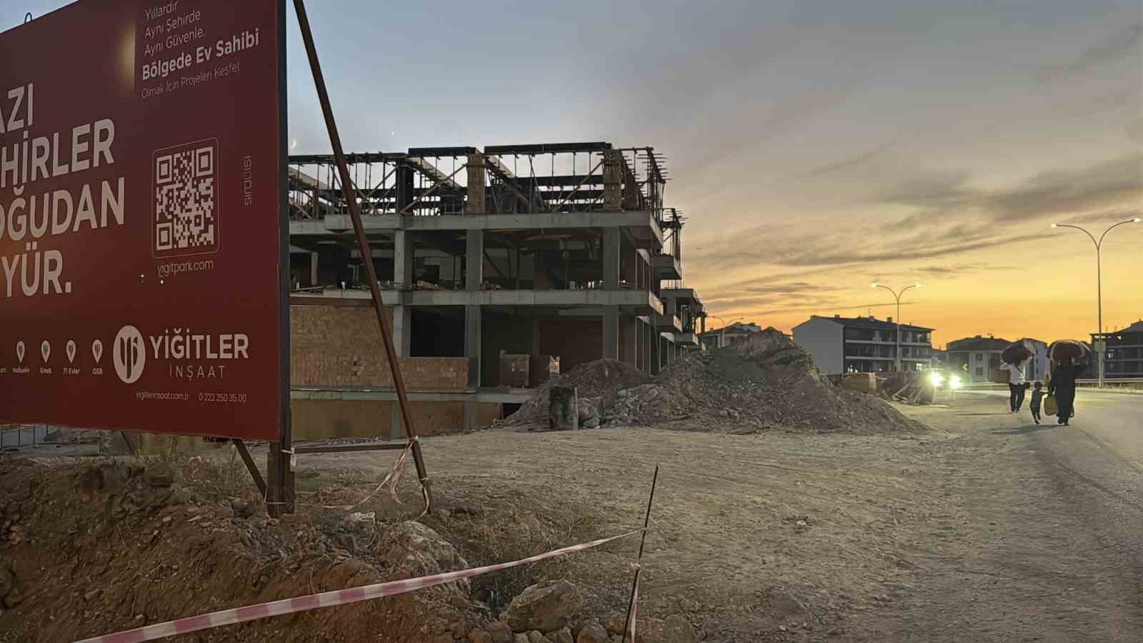 ESKİŞEHİR’DE İNŞAATTAN DÜŞEN KALIP USTASI HAYATINI KAYBETTİ