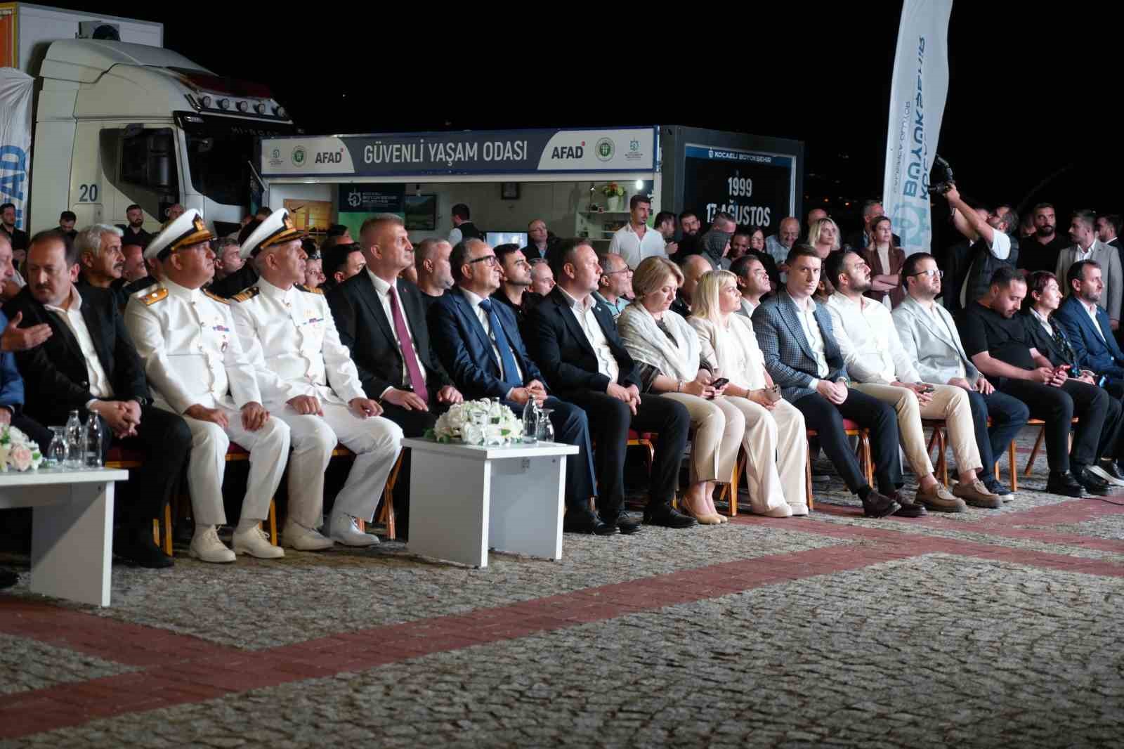 17 AĞUSTOS’UN ACISI 27 YIL SONRA DA HAFIZALARDA