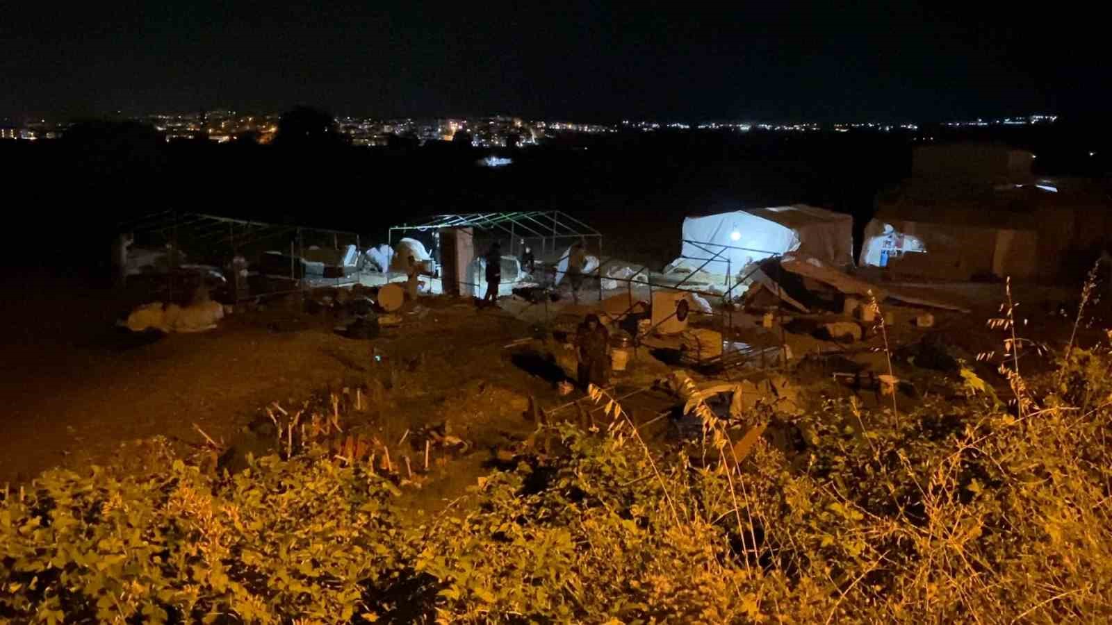 ÇADIR KENTTE KAVGA: 6 KİŞİ YARALANDI