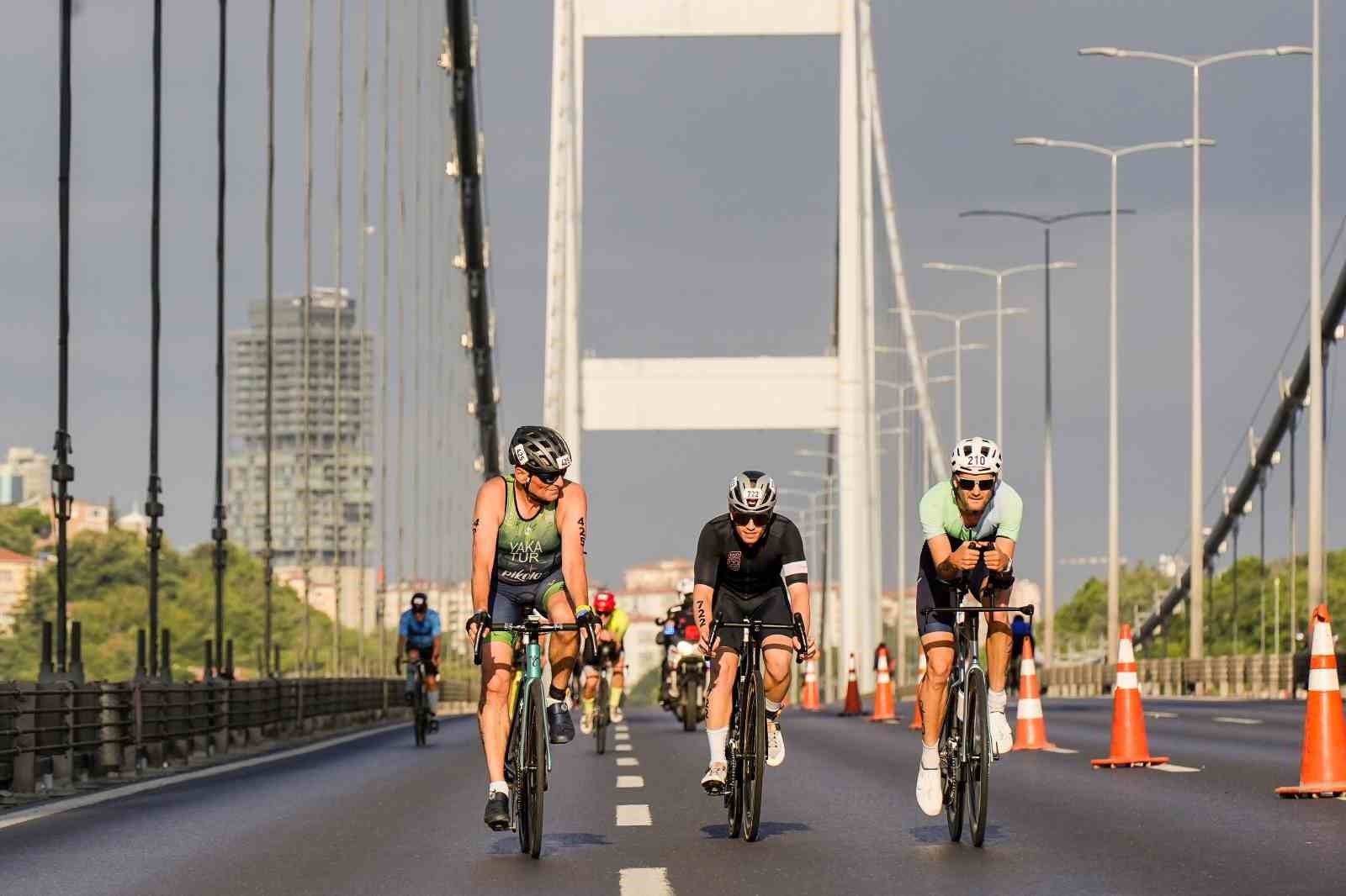 DÜNYANIN İLK VE TEK KITALARARASI TRİATLON HEYECANI İSTANBUL’DA YAŞANDI