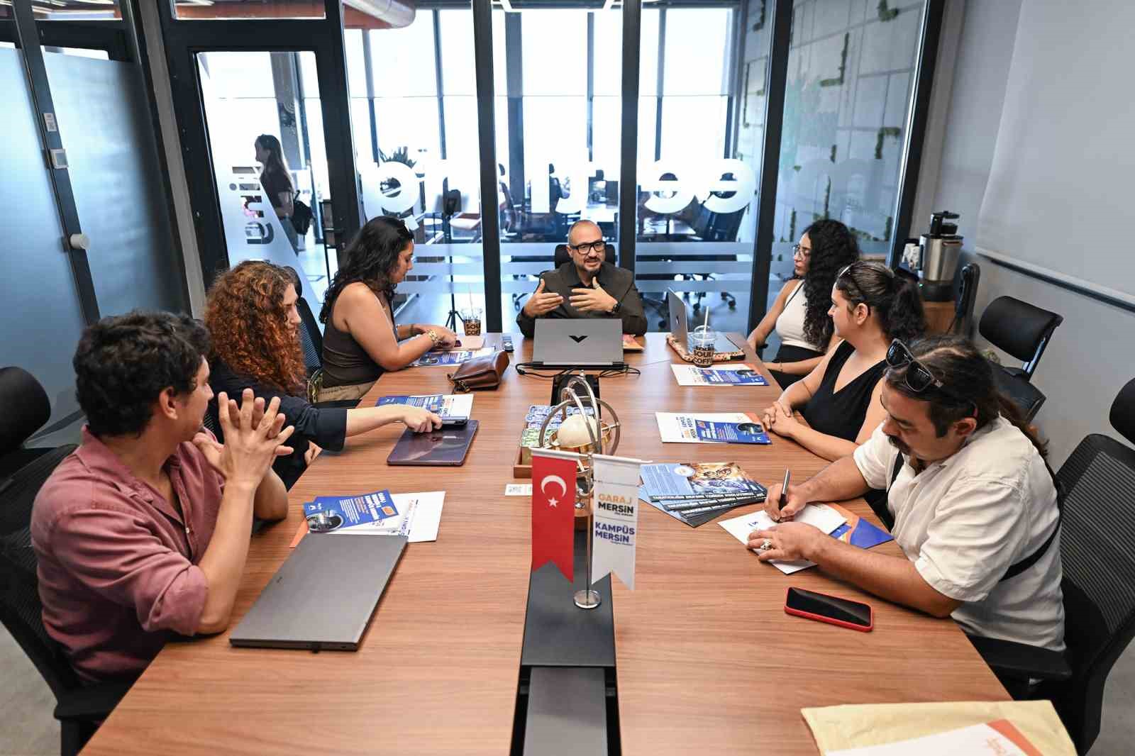 MERSİN’DE GENÇLER VE GİRİŞİMCİLER AYNI ÇATI ALTINDA BULUŞUYOR