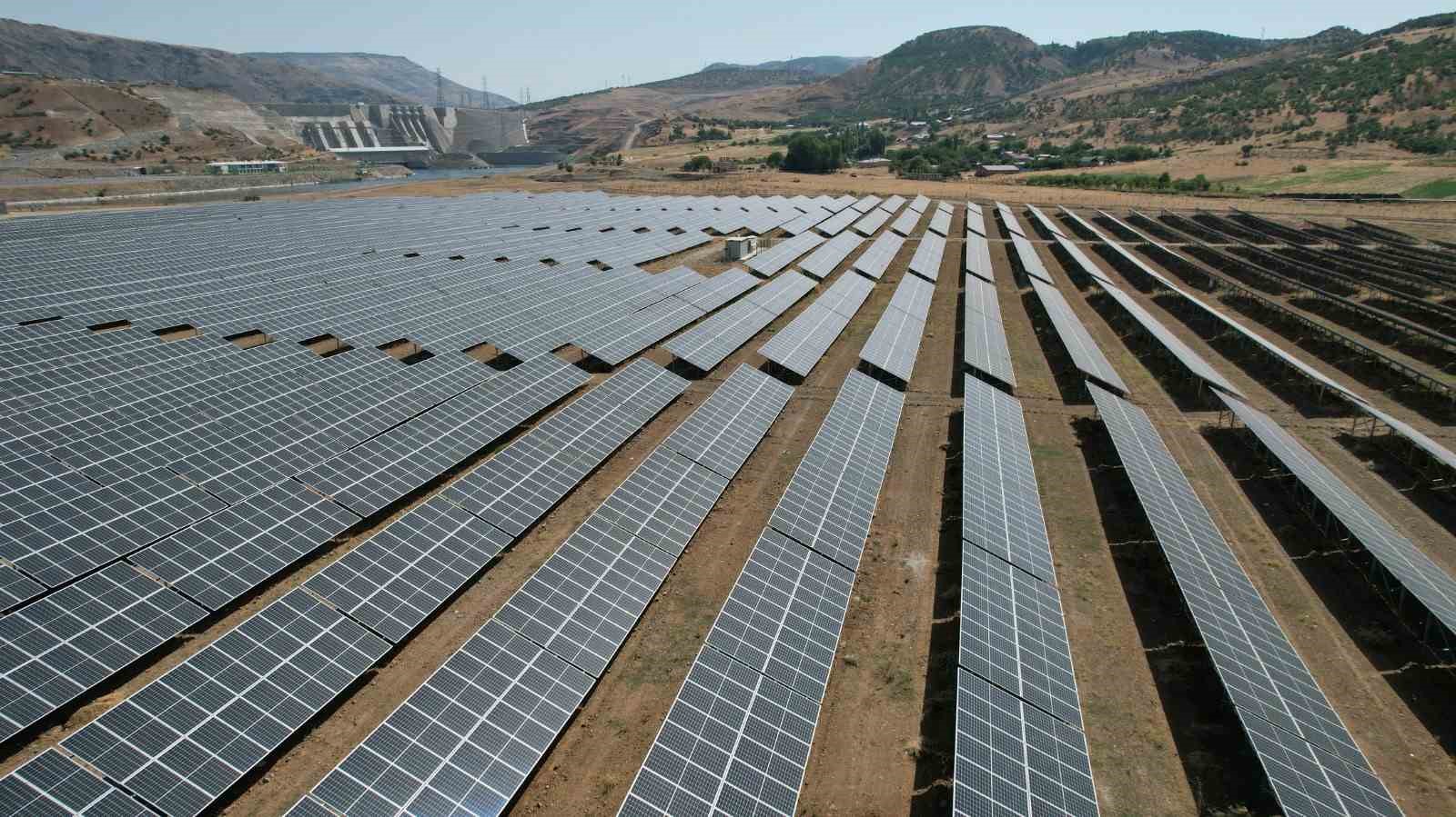 CENGİZ ENERJİ, 2,5 MİLYON KİŞİYİ YENİLENEBİLİR KAYNAKLI ENERJİ İLE AYDINLATTI