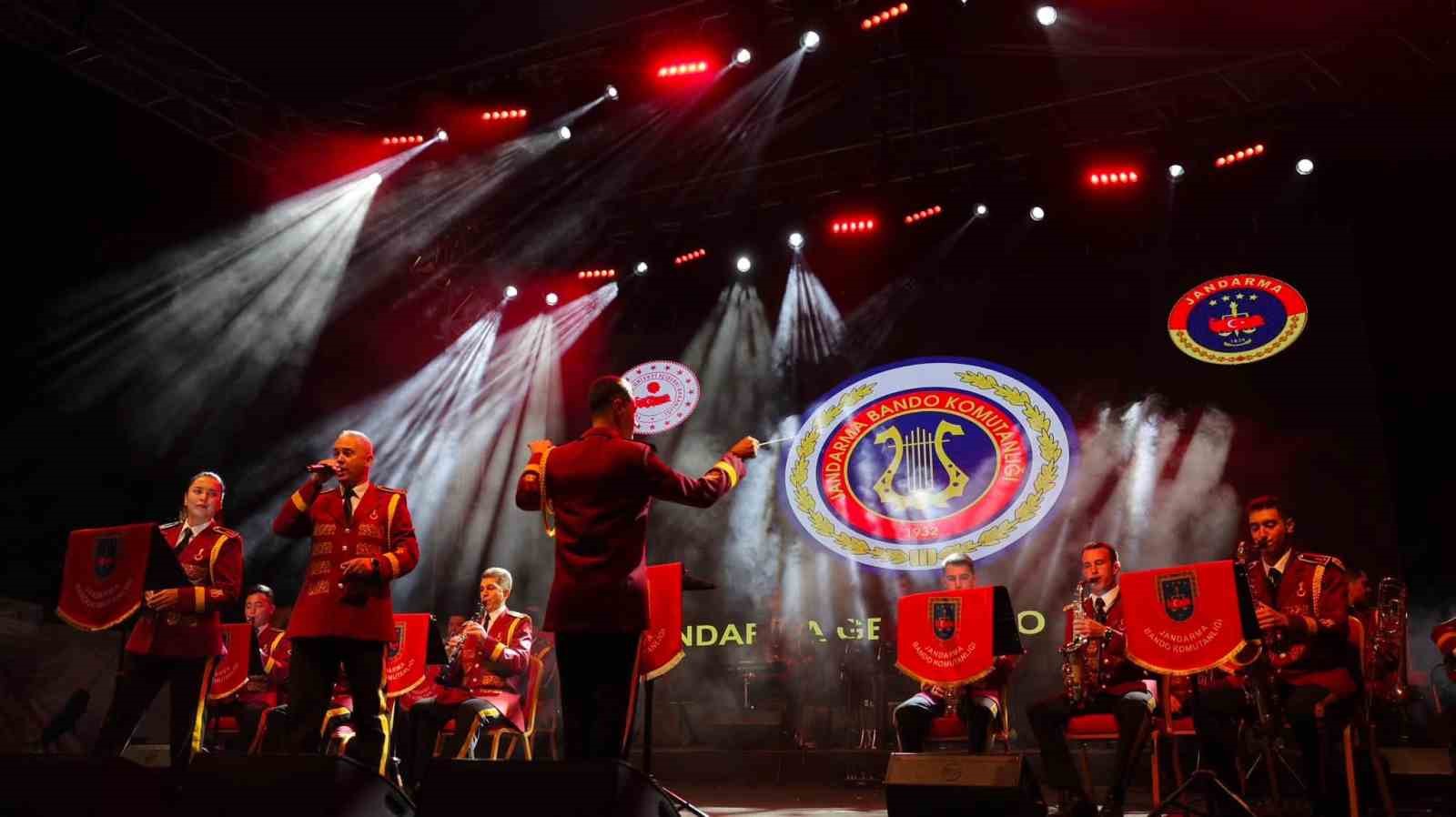 KAYSERİ’DE JANDARMA BANDOSU İLE UNUTULMAZ HAFTA SONU