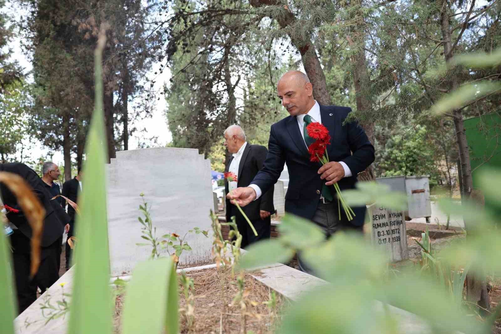KÖRFEZ’DE DEPREMDE HAYATINI KAYBEDENLER DUALARLA ANILDI