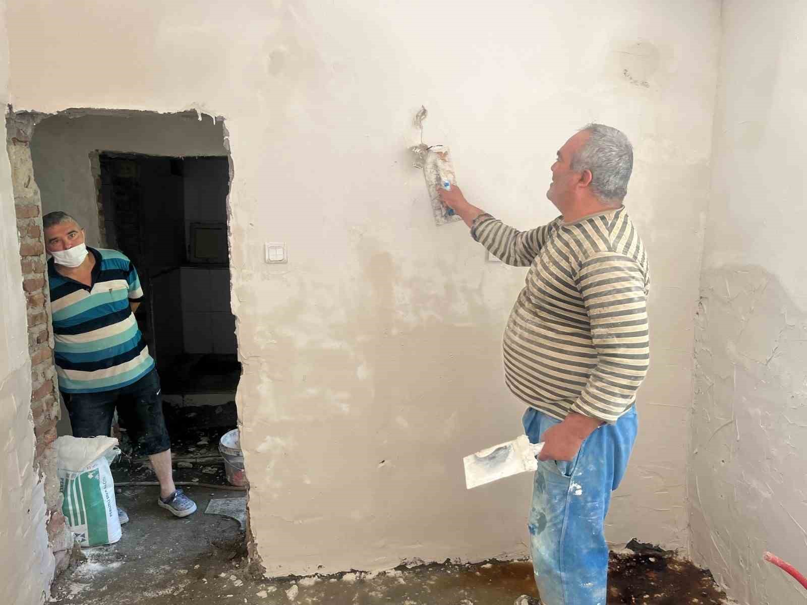 BAŞKAN BAŞDEĞİRMEN’DEN, TALEPTE BULUNAN AİLEYE SIVA VE BETON DESTEĞİ