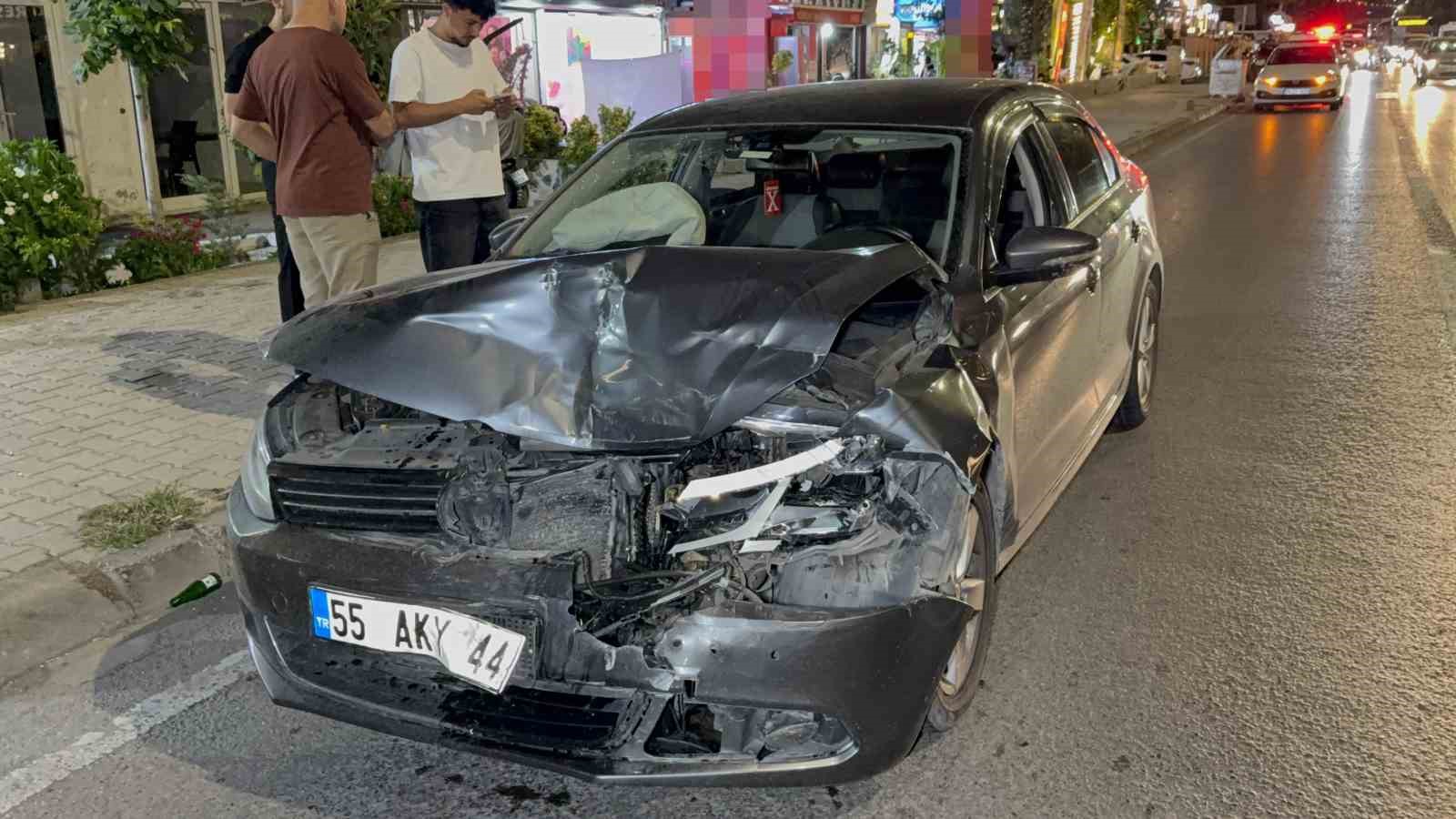 SAMSUN’DA OTOMOBİL HAFİF TİCARİ ARACA ARKADAN ÇARPTI: 1 YARALI