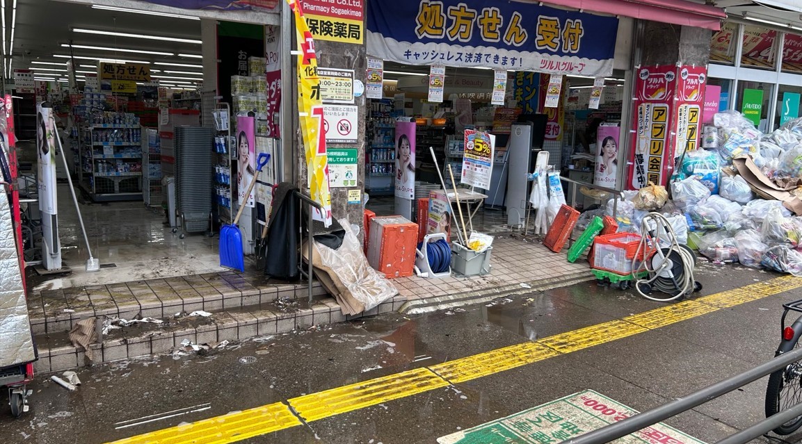 JAPONYA’YI VURAN ŞİDDETLİ YAĞIŞLARDA ÖLÜ SAYISI 13’E YÜKSELDİ