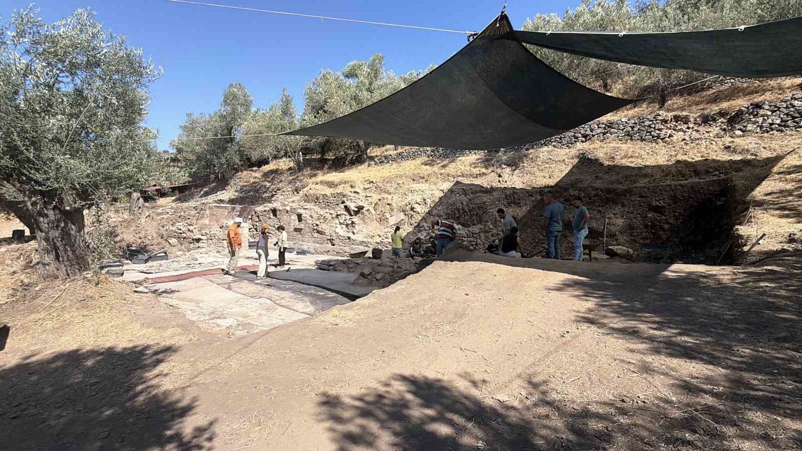 ANTANDROS ANTİK KENTİ’NDE BİN 600 YILLIK KİLİSE GÜN YÜZÜNE ÇIKARILIYOR
