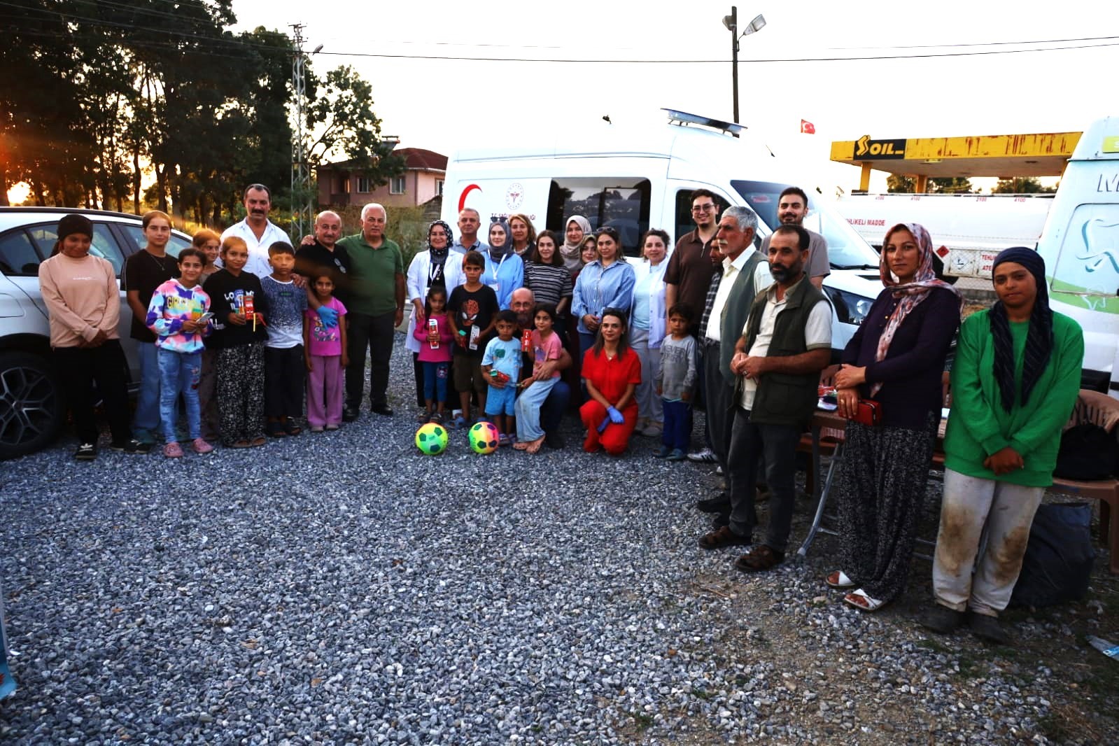 BAFRA’DA SAĞLIK HİZMETİ TARLAYA KADAR ULAŞTI: MEVSİMLİK İŞÇİLERE KAPSAMLI DESTEK