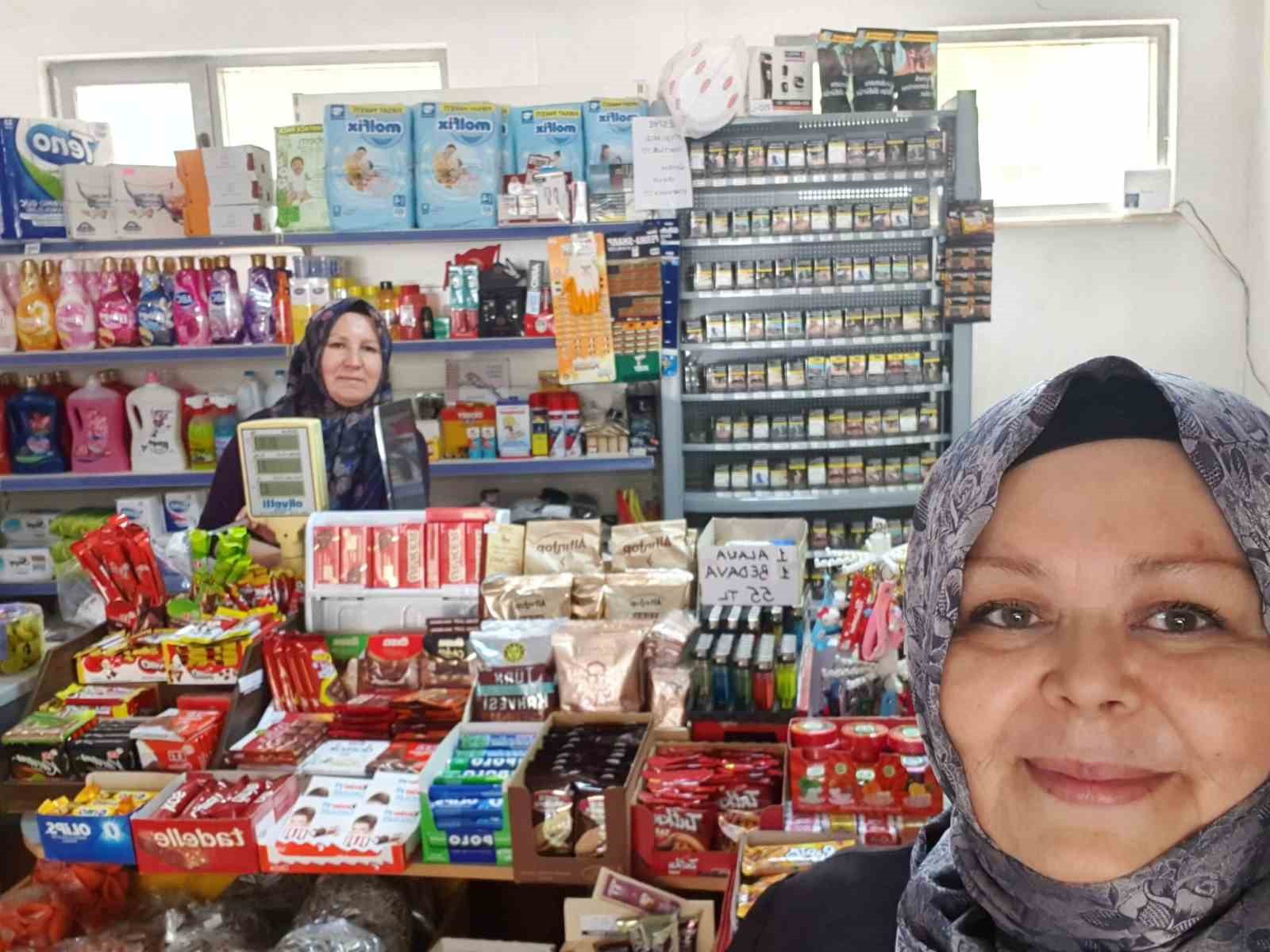 AK PARTİ DENİZLİ ESNAFIN YANINDA