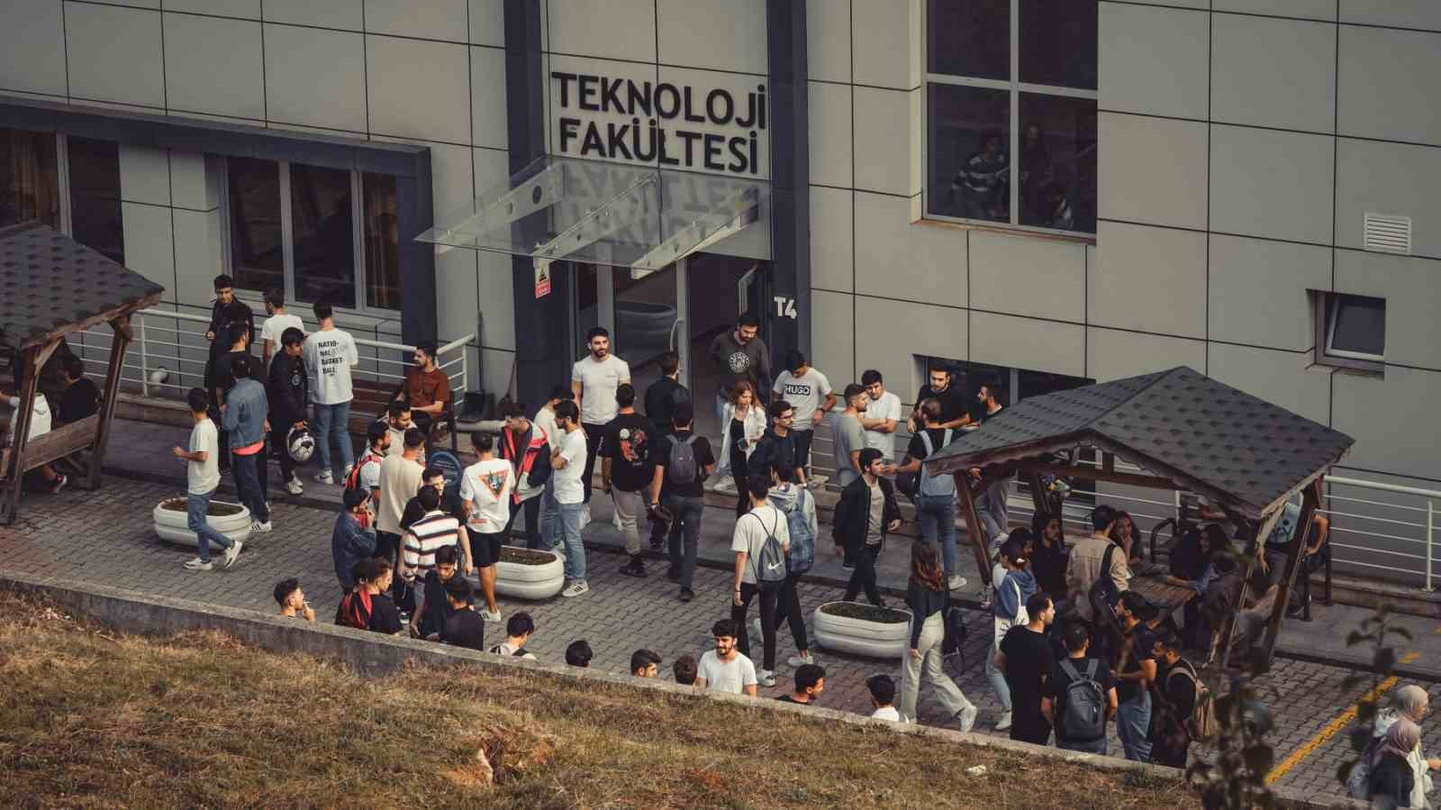 SUBÜ’DE KONTENJANLAR DOLDU