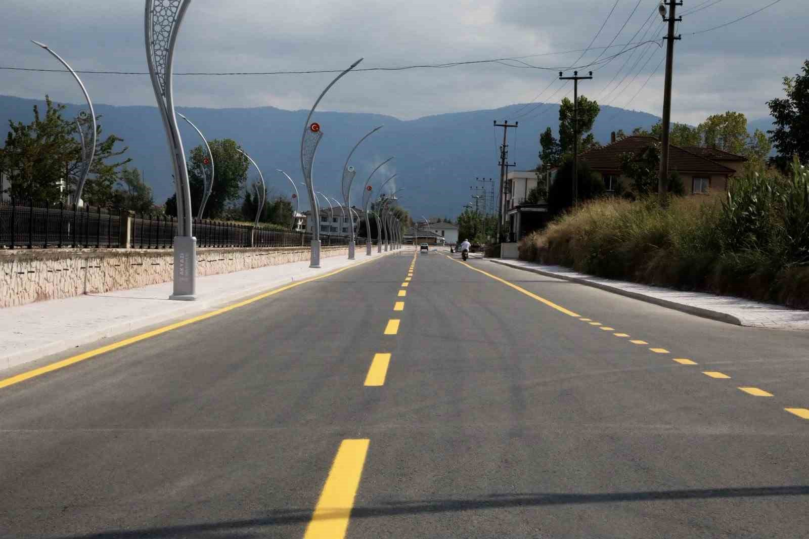 AKYAZI TRAFİĞİNİ RAHATLATACAK PROJEDE İKİNCİ ETAP BİTTİ