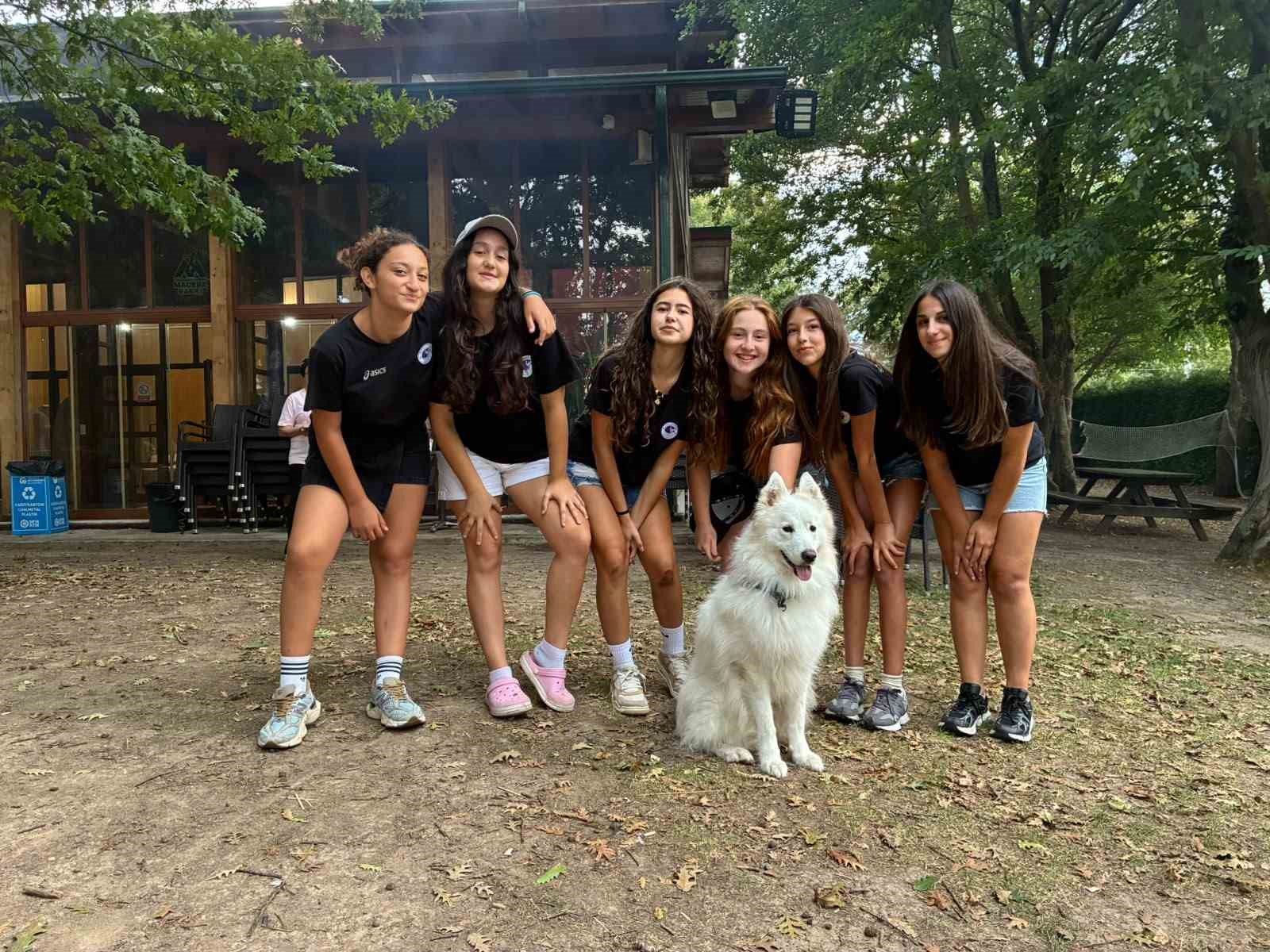 GENÇLER MACERA PARK’TA KAMP ATEŞİNDE BULUŞTU