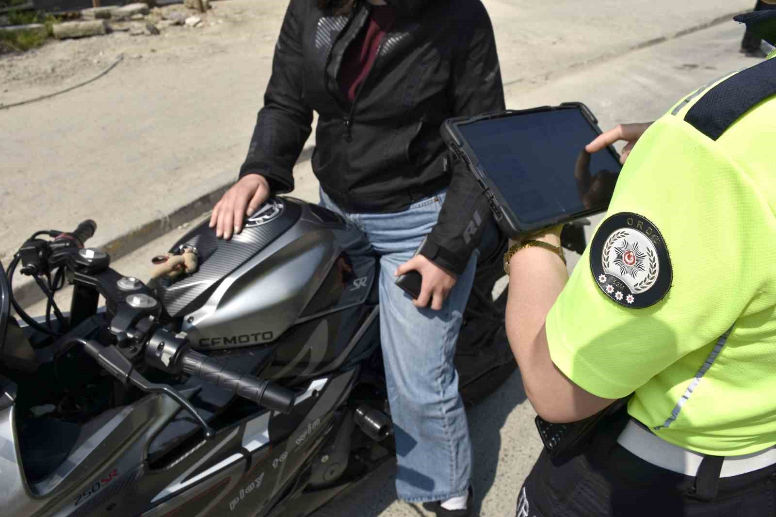 ORDU’DA TRAFİK DENETİMLERİ: BİR HAFTADA 16 BİN ARAÇ VE SÜRÜCÜ KONTROL EDİLDİ