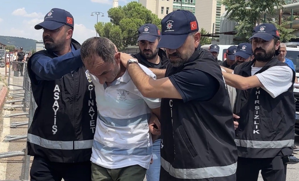 MİLLETVEKİLİNİ BIÇAKLAYIP ‘PİŞMANIM’ DİYEN ZANLI İLE OĞLU TUTUKLANDI