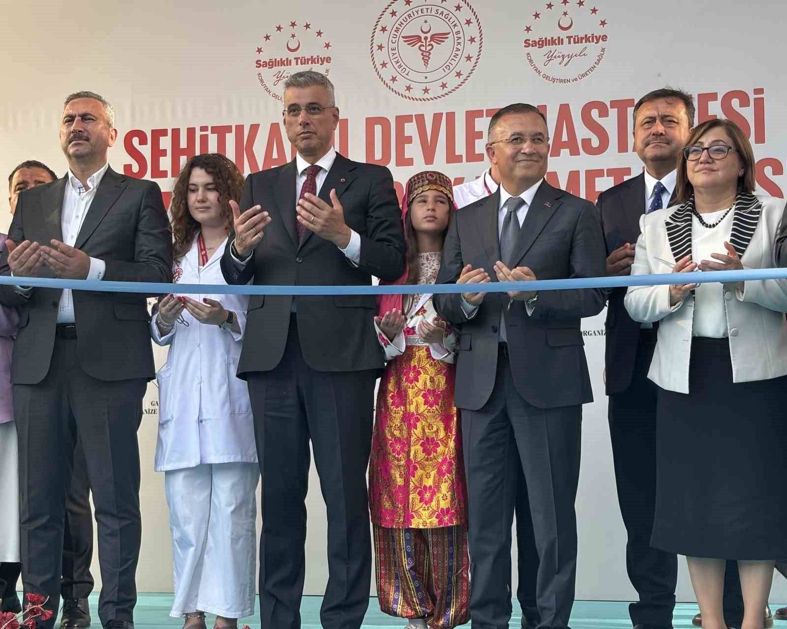 BAKAN MEMİŞOĞLU: "TÜRKİYE, SAĞLIK SANAYİSİNDE HIZLI BİR YÜKSELİŞ YAŞAYACAK"
