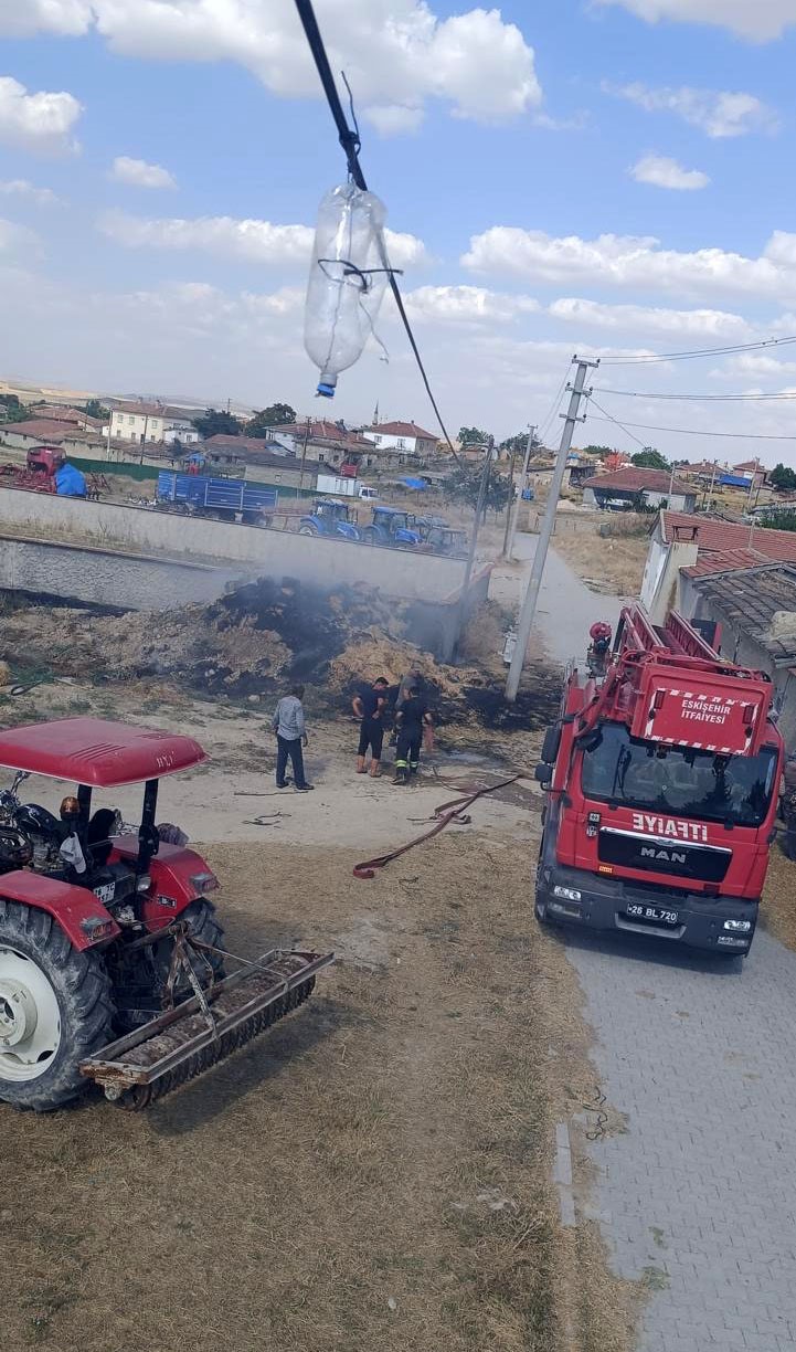 ESKİŞEHİR’DE SAMAN BALYALARI YANDI