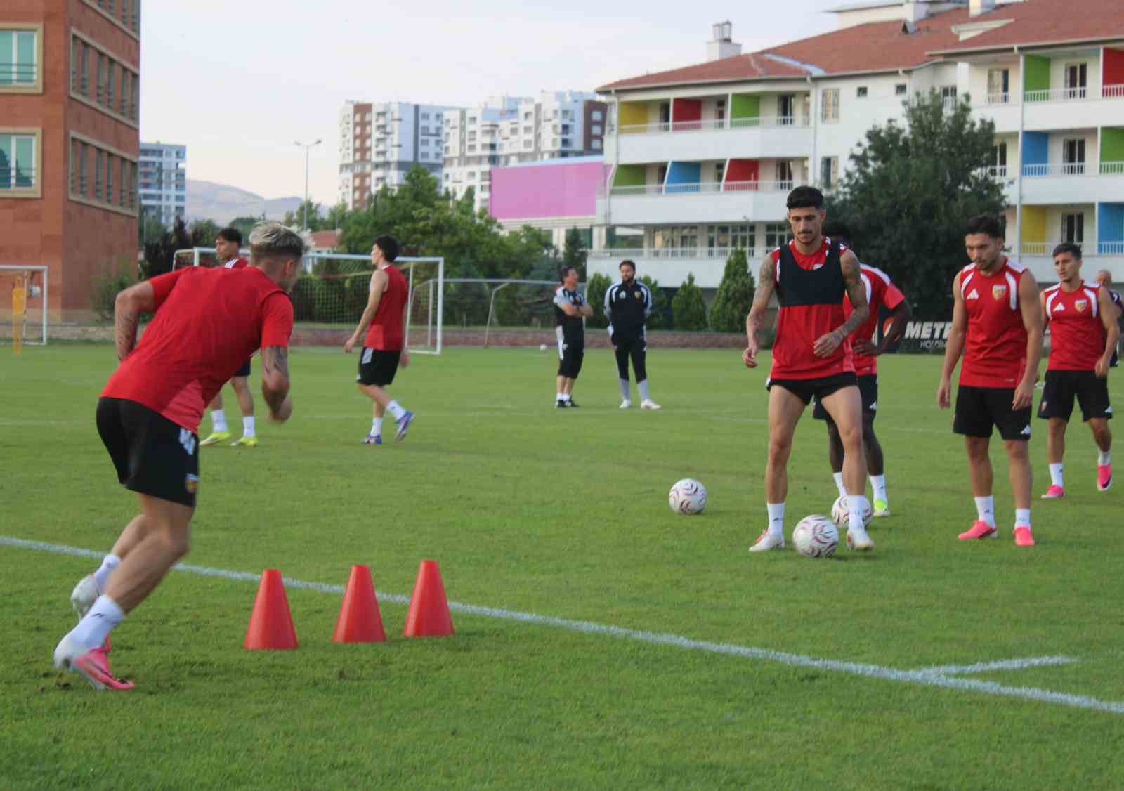 KAYSERİSPOR’DA IĞDIR FK MAÇININ HAZIRLIKLARI SÜRÜYOR