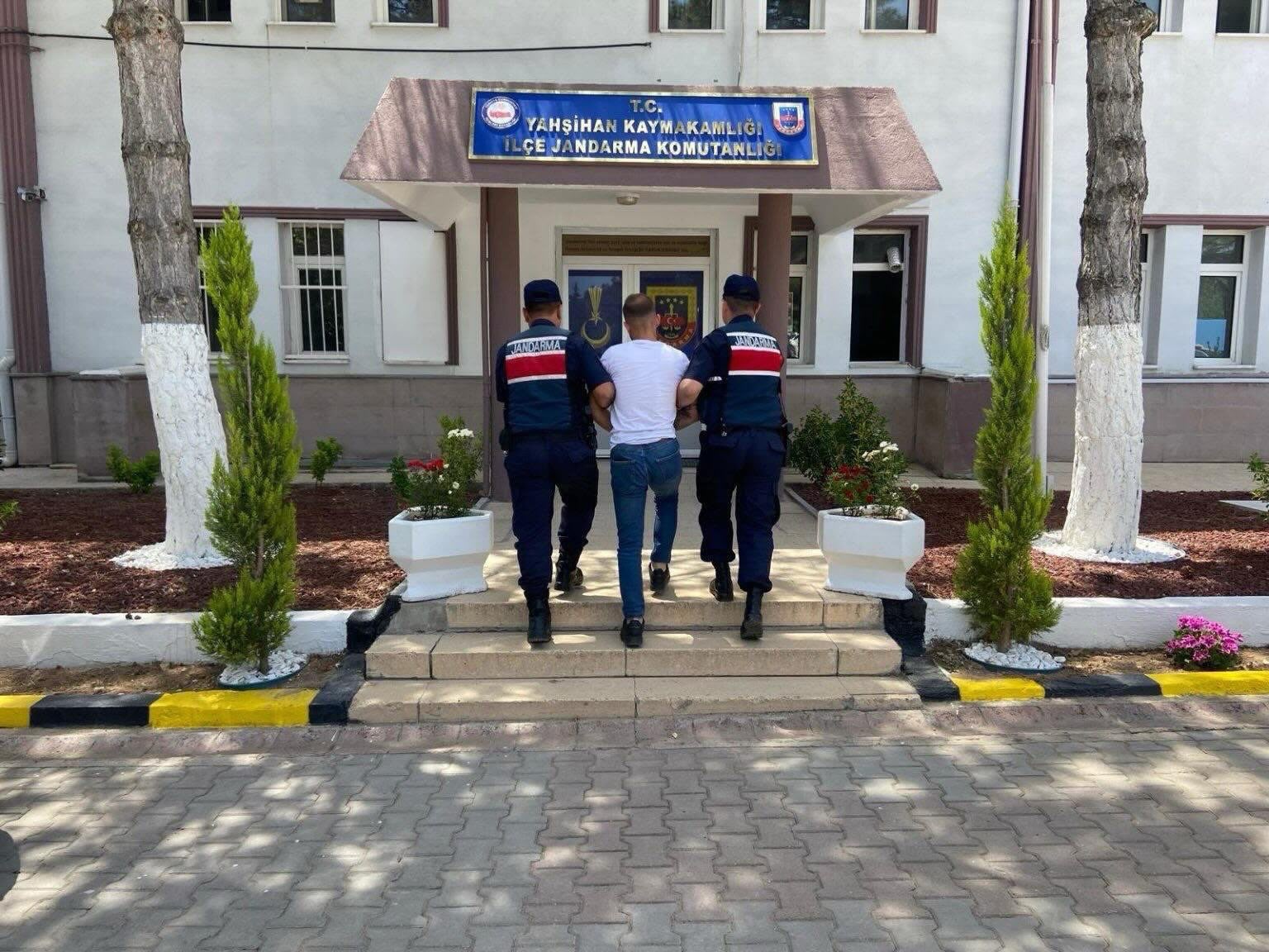 KIRIKKALE’DE UYUŞTURUCU SUÇUNDAN ARANAN HÜKÜMLÜ YAKALANDI
