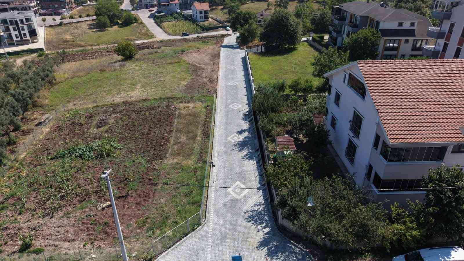 150 YILLIK KÖPRÜNÜN BAĞLANTI YOLUNA PARKE DÖŞENDİ