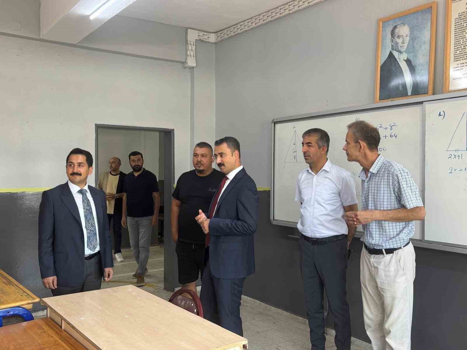ALAŞEHİR’DEKİ 36 SINIF DENETİMLİ SERBESTLİK YÜKÜMLÜLERİ TARAFINDAN YENİLENDİ