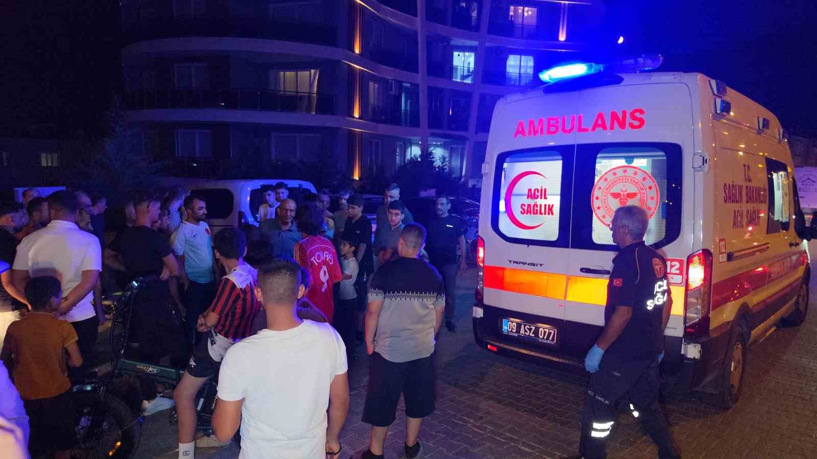NAZİLLİ’DE ZİNCİRLEME KAZA; 4 ARACIN KARIŞTIĞI KAZADA 2 KİŞİ YARALANDI