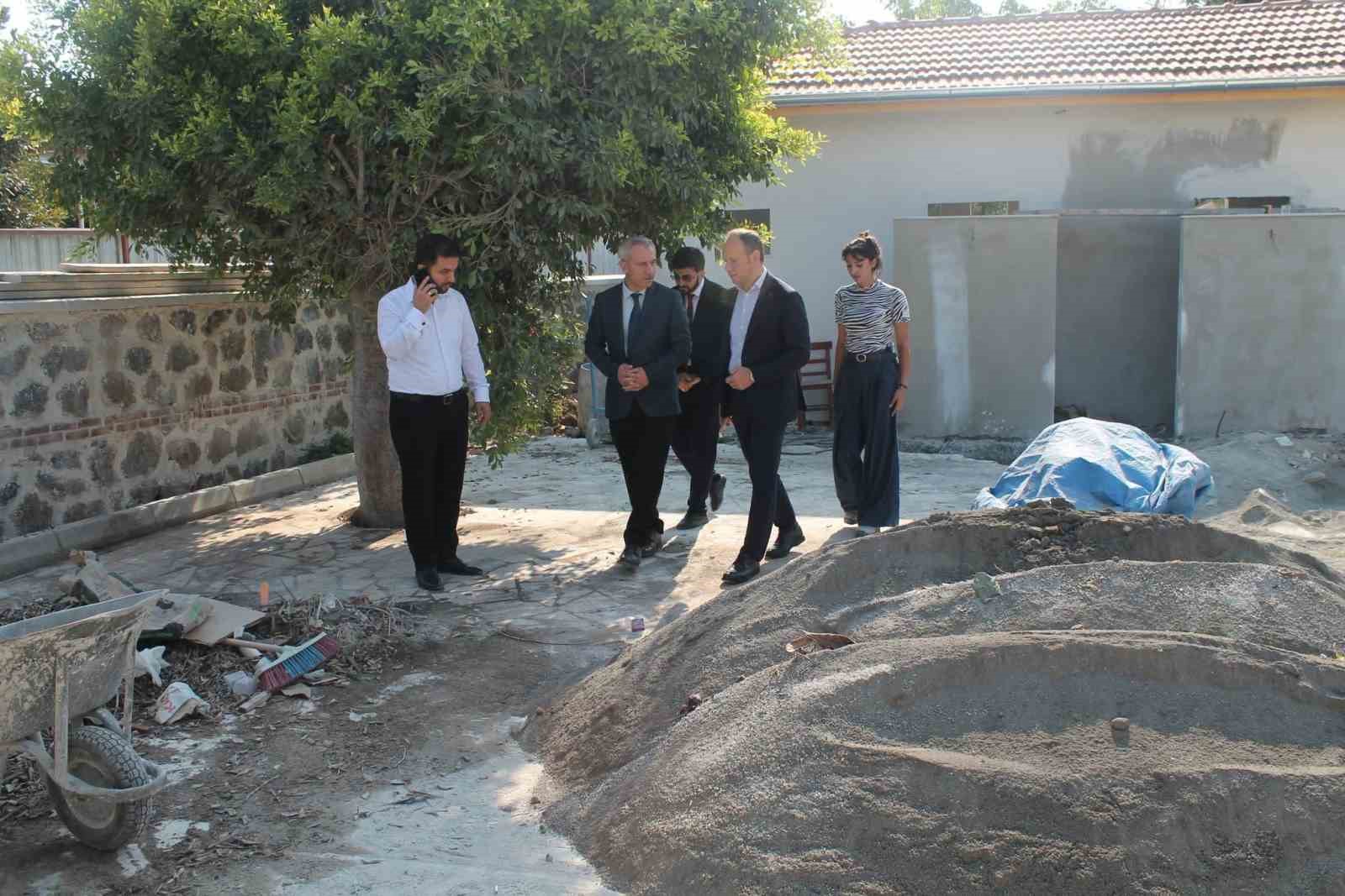ERZİN MUSTAFALI CAMİİ’NDEKİ RESTORASYON ÇALIŞMALARI SÜRÜYOR