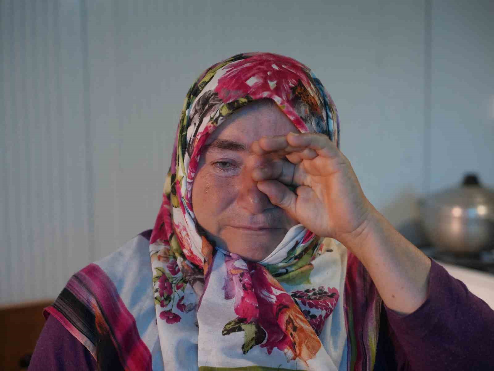 EVLERİ KÜLE DÖNDÜ, YARDIM PARASIYLA EV YAPTIRMAK İSTERKEN KONTEYNERE MAHKUM OLDULAR