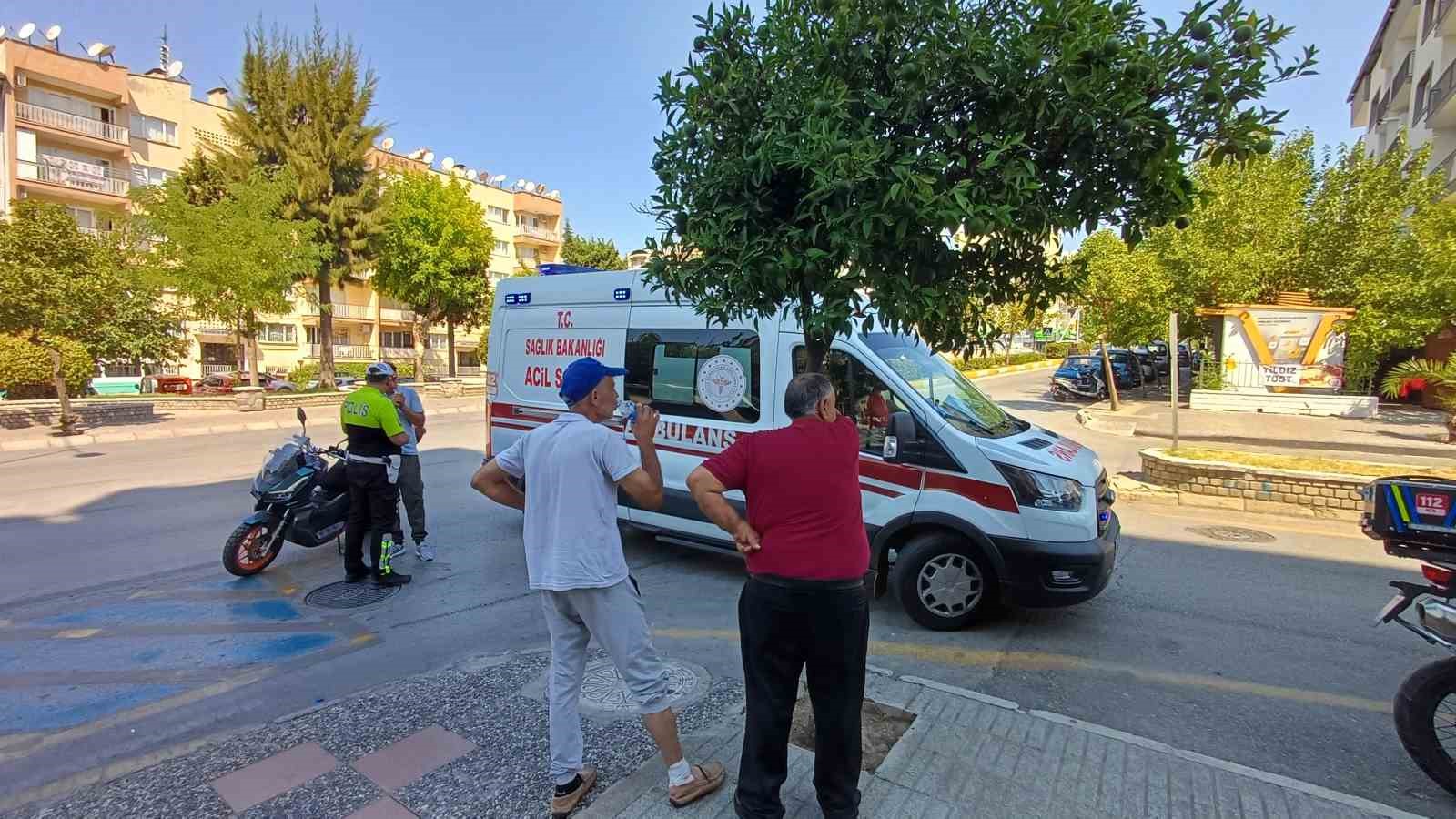 İKİ MOTOSİKLET KAFA KAFAYA ÇARPIŞTI: 2 YARALI