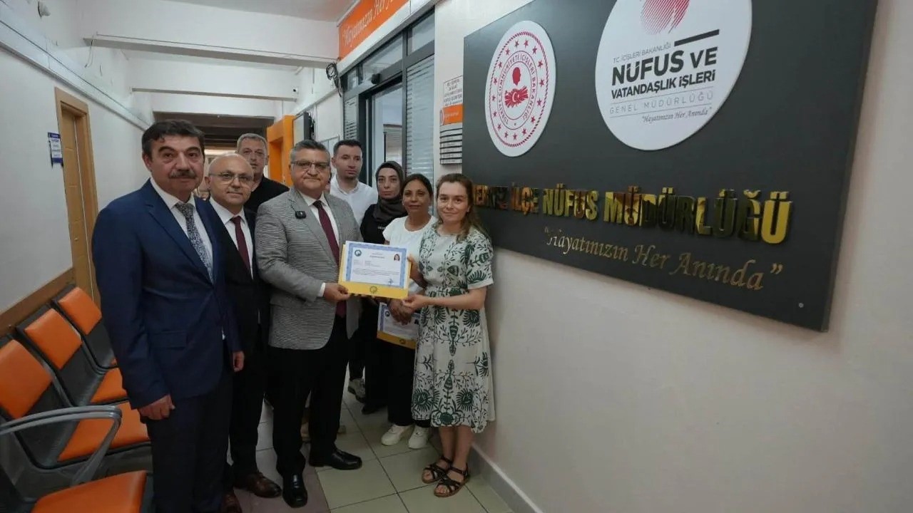 SİNOP’TA REKOR MEMNUNİYET GETİREN KAMU PERSONELİ ÖDÜLLENDİRİLDİ