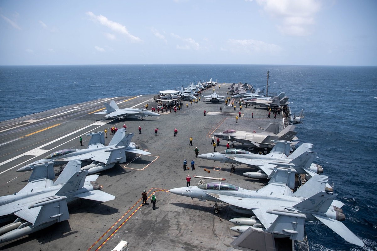 ABD, USS GEORGE WASHİNGTON UÇAK GEMİSİNİ ORTA DOĞU’YA KONUŞLANDIRDI