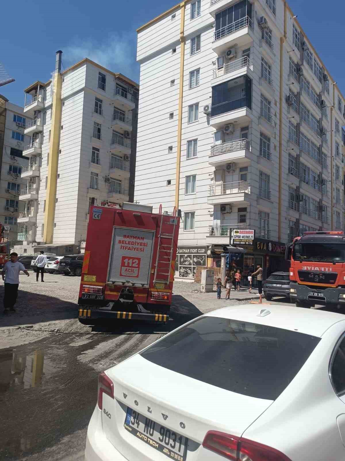 BATMAN’DA İŞ YERİ BACASINDAN YÜKSELEN DUMAN PANİĞE NEDEN OLDU