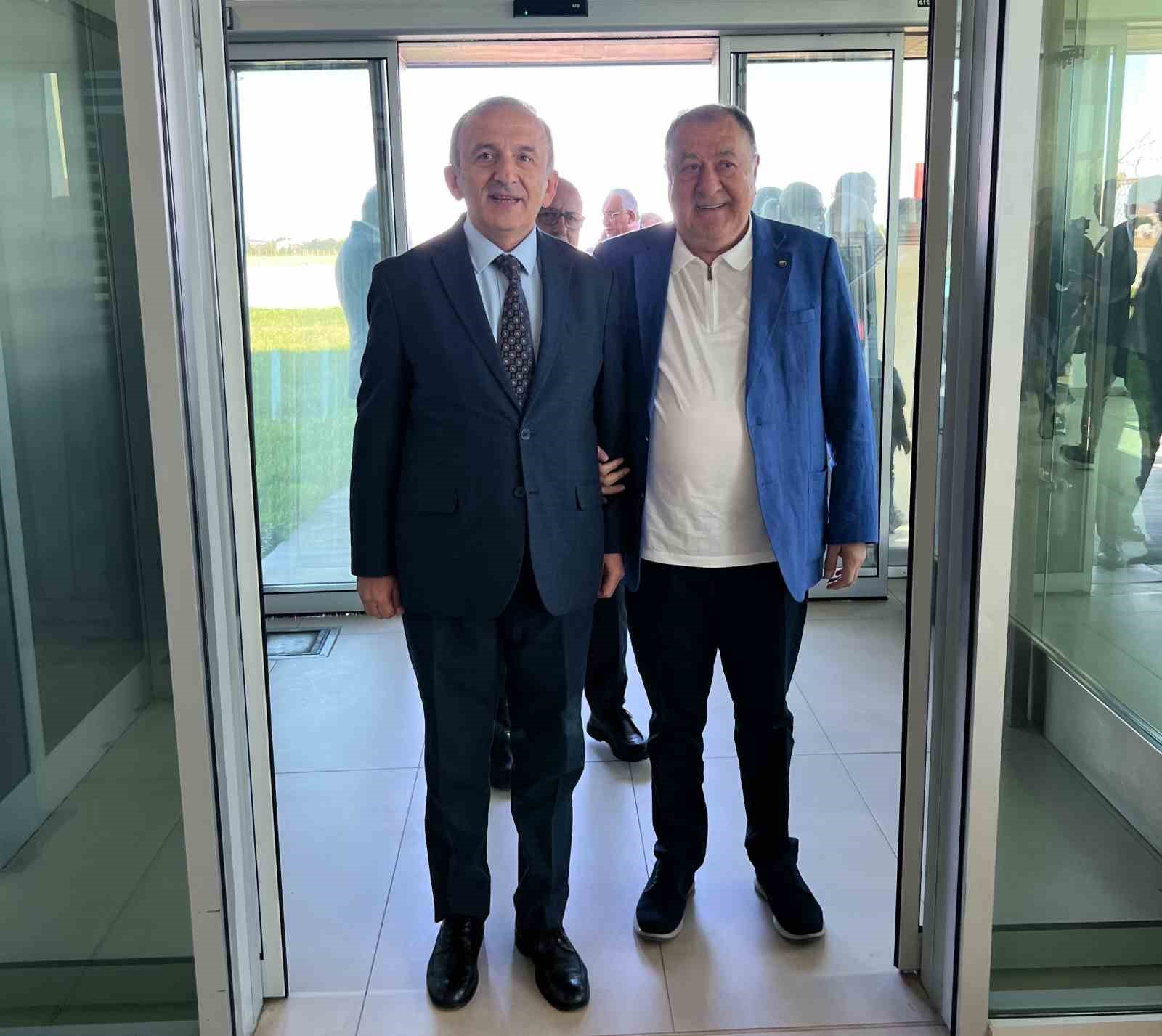 BAŞKAN YILMAZ, HİSARCIKLIOĞLU’NUN BALIKESİR PROGRAMINA KATILDI