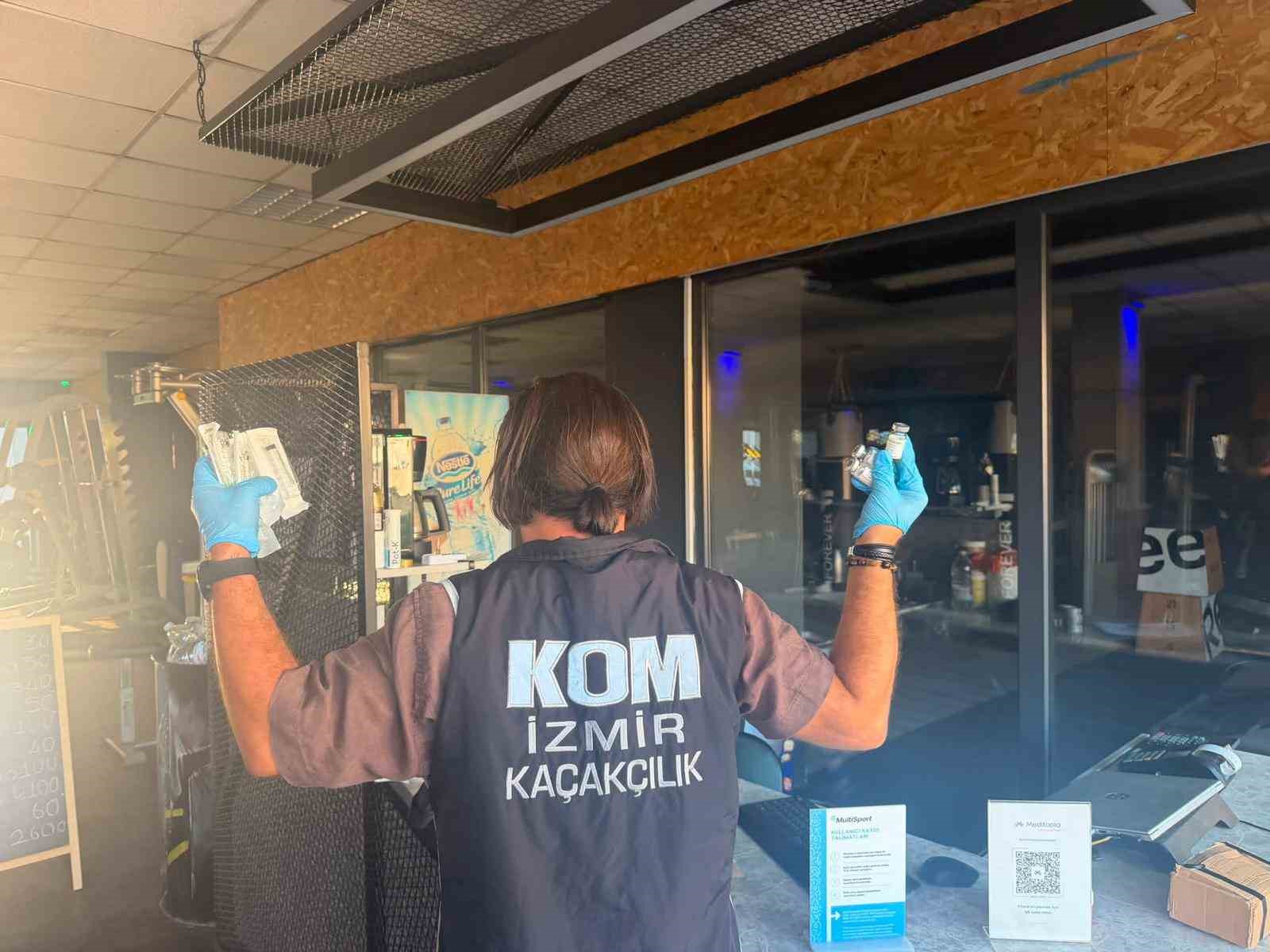 İZMİR’DE 11,2 MİLYON TL’LİK KAÇAK KAS GELİŞTİRME İLACI ELE GEÇİRİLDİ