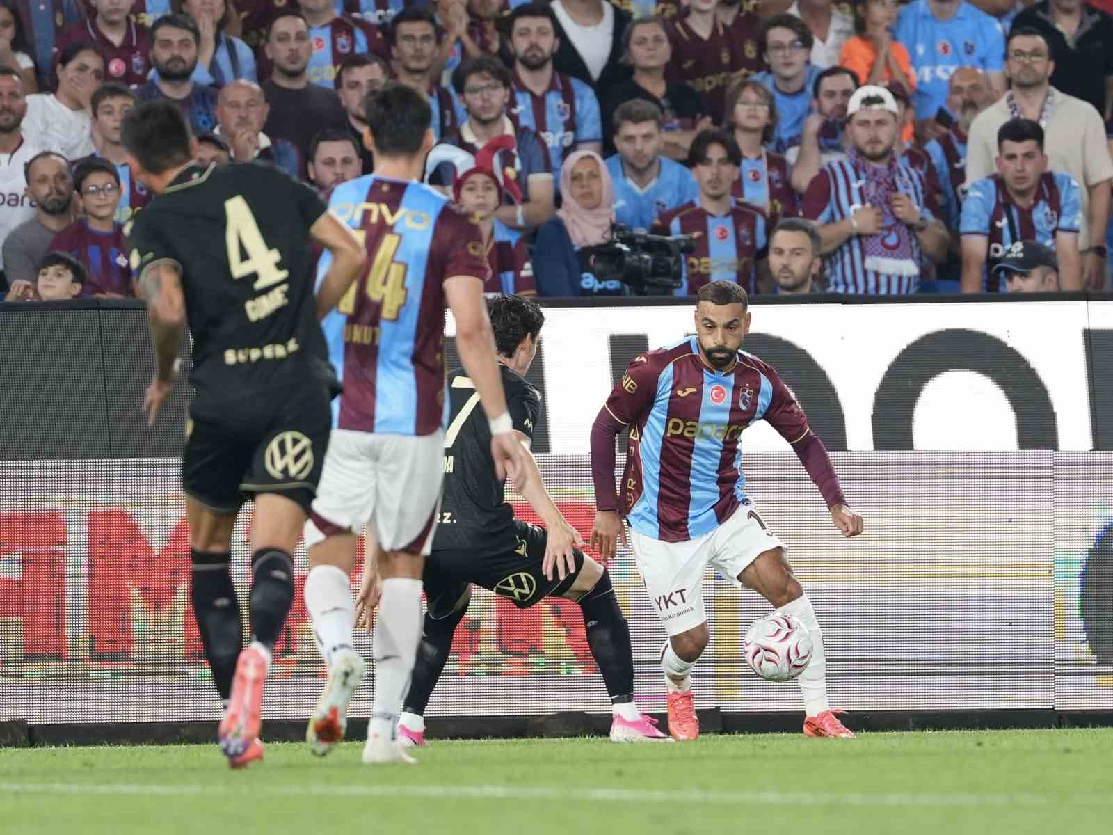 UEFA AVRUPA LİGİ: TRABZONSPOR: 0 - FERENCVAROS: 1 (İLK YARI)