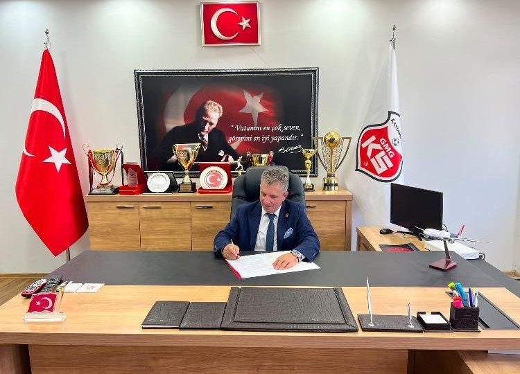 YÖNETİM KURULU ÜYELERİNİ İSTİFAYA DAVET EDEN KASTAMONUSPOR BAŞKANI GÖREVDEN ALINDI