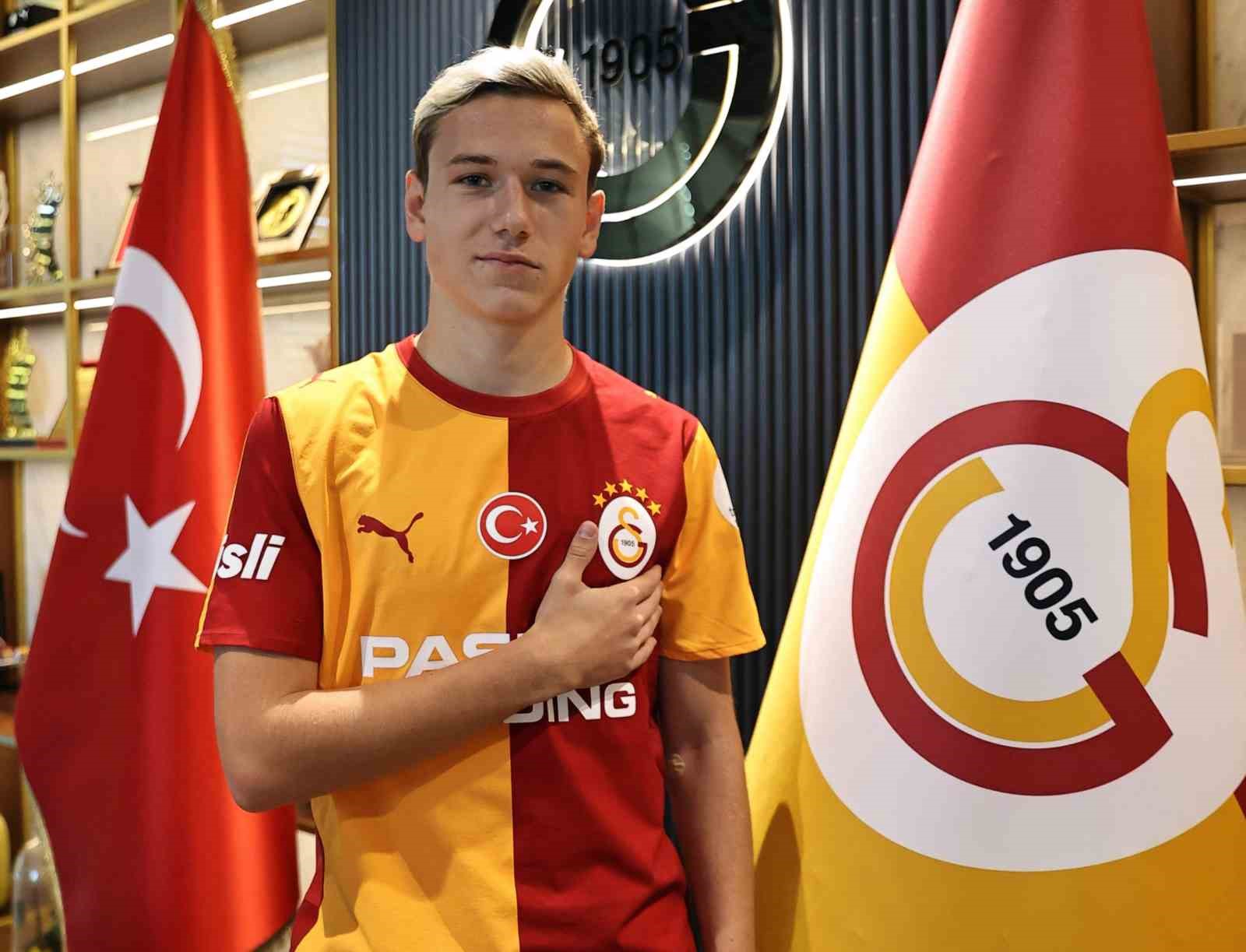 ALEKSEY BATRAKOV, GALATASARAY’IN İLK RUS FUTBOLCUSU OLDU
