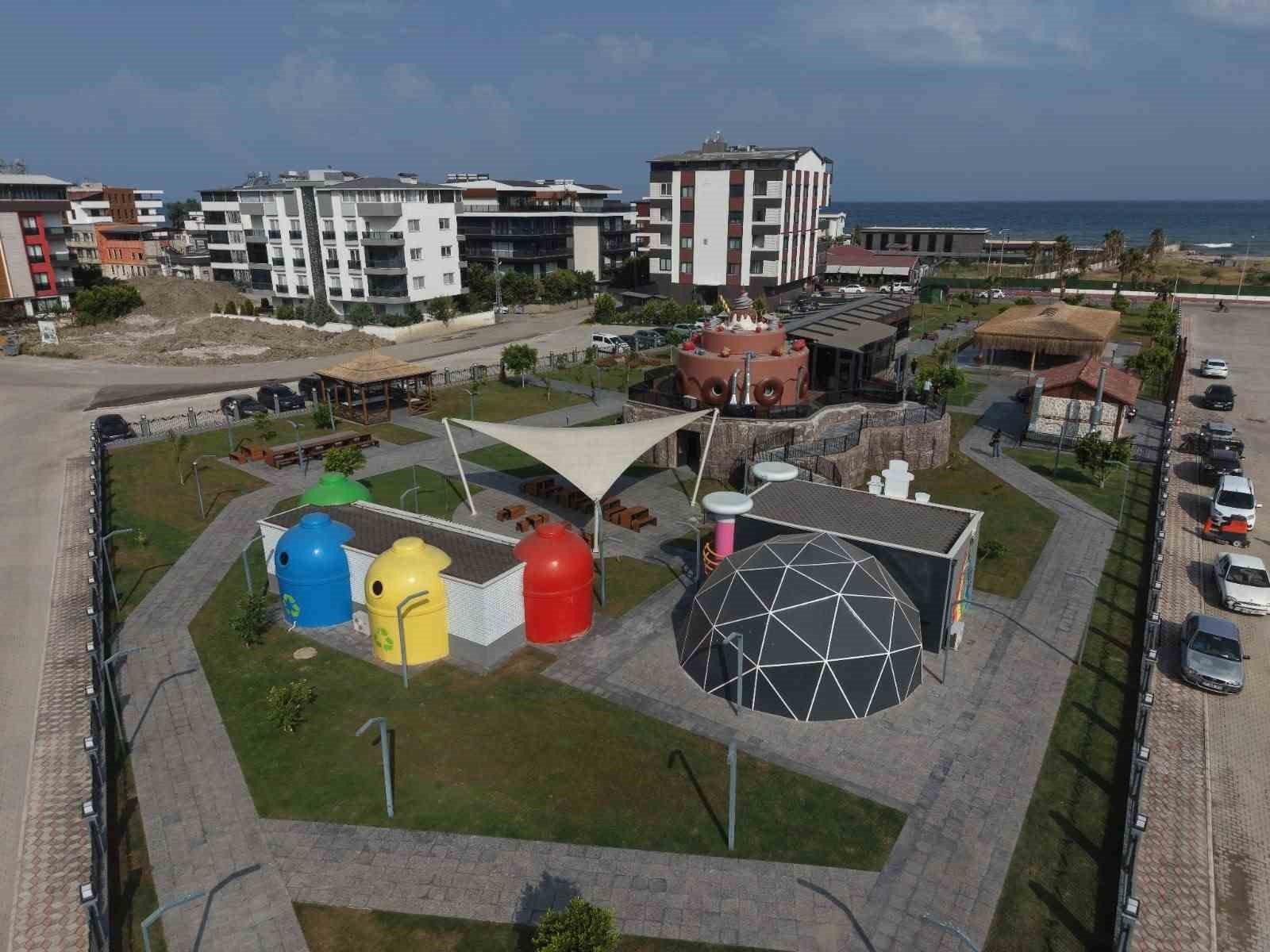 YENİLENEN İSKENDERUN AİLE KÖYÜ VATANDAŞLARIN BULUŞMA NOKTASI OLDU