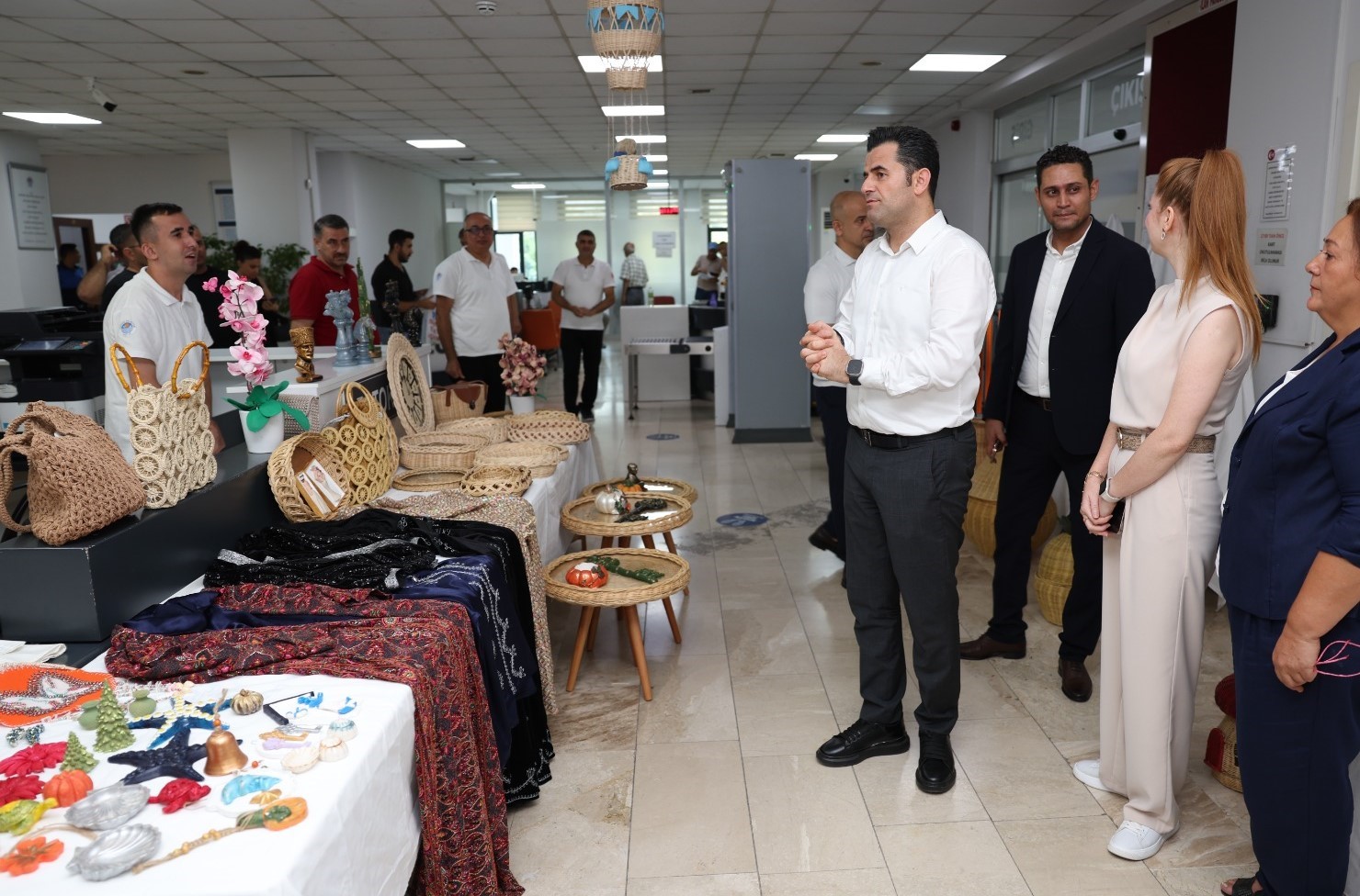 AKDENİZ’DE ’EMEKTEN SAHNEYE’ YILSONU SERGİSİ