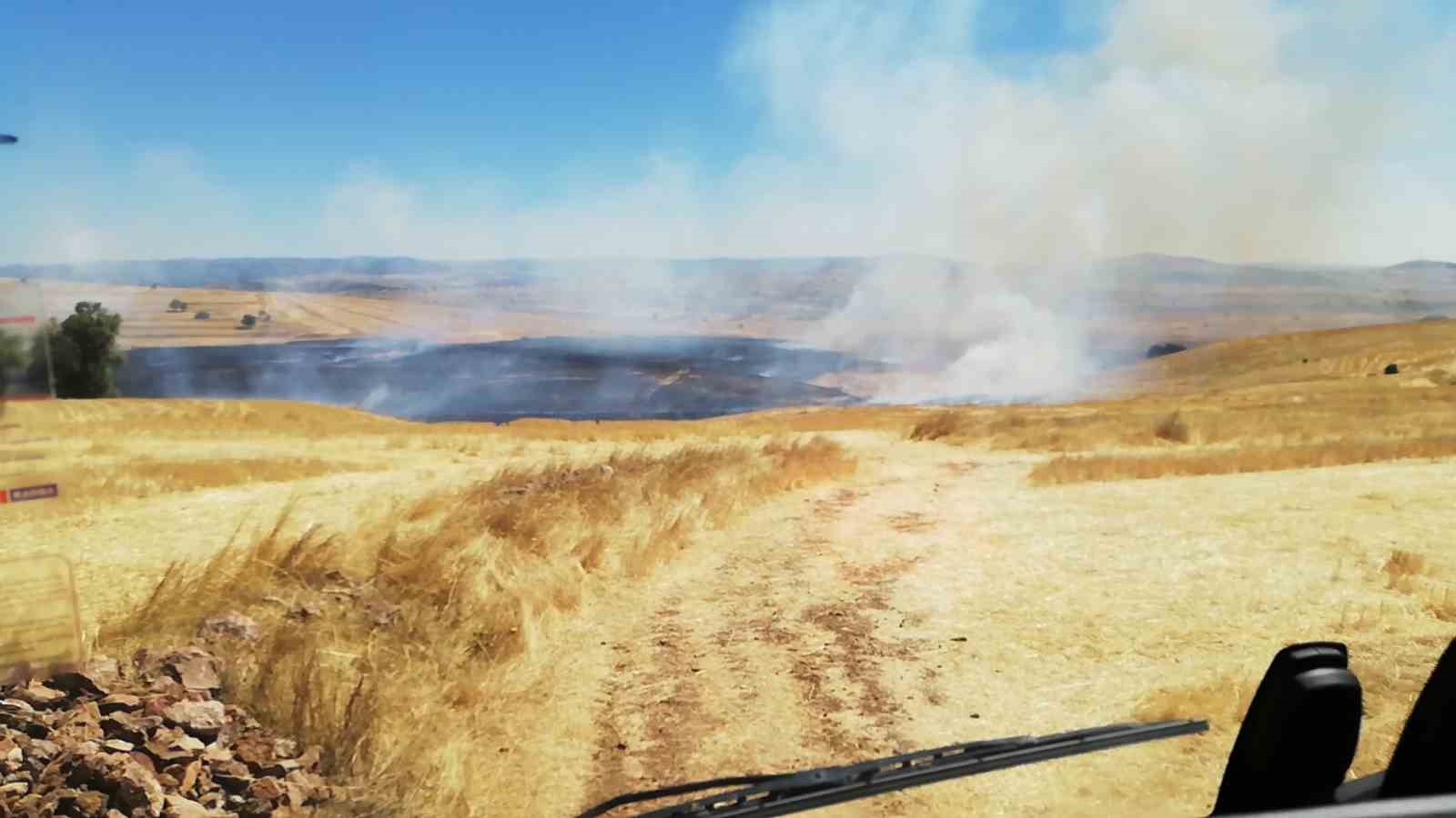 ANIZ YANGININDA YAKLAŞIK 300 DÖNÜM ARAZİ YANDI