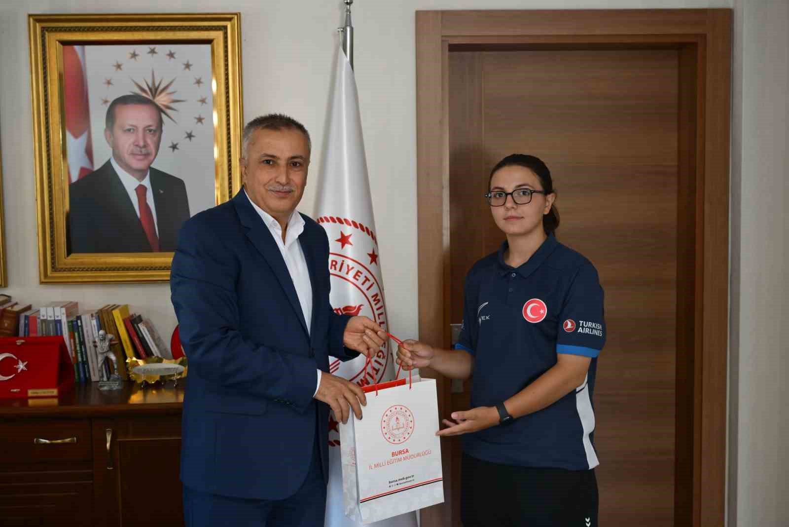 BURSALI GENÇ OKÇU AVRUPA ŞAMPİYONLUĞUYLA GURURLANDIRDI
