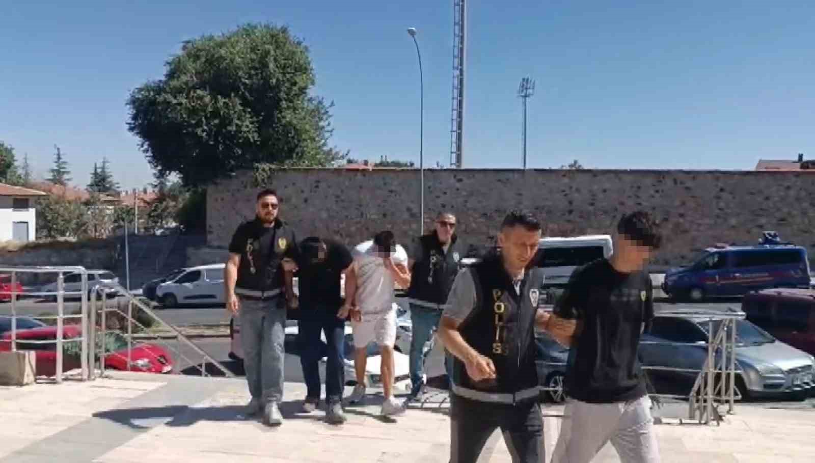 "SAZAN SARMALI" DOLANDIRICILIĞINA 3 İLDE OPERASYON: 2 TUTUKLAMA