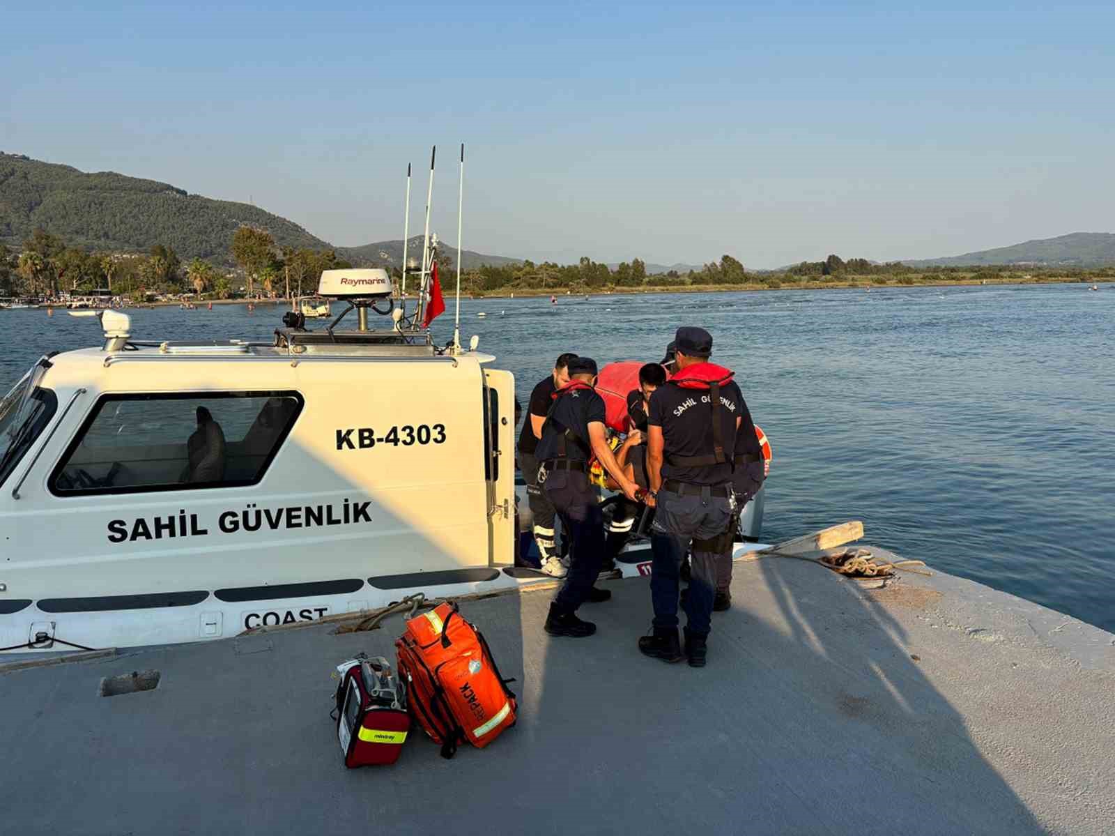 SEDİR ADASINDA KAYALIKLARDAN ÜŞEN VATANDAŞA TIBBİ TAHLİYE