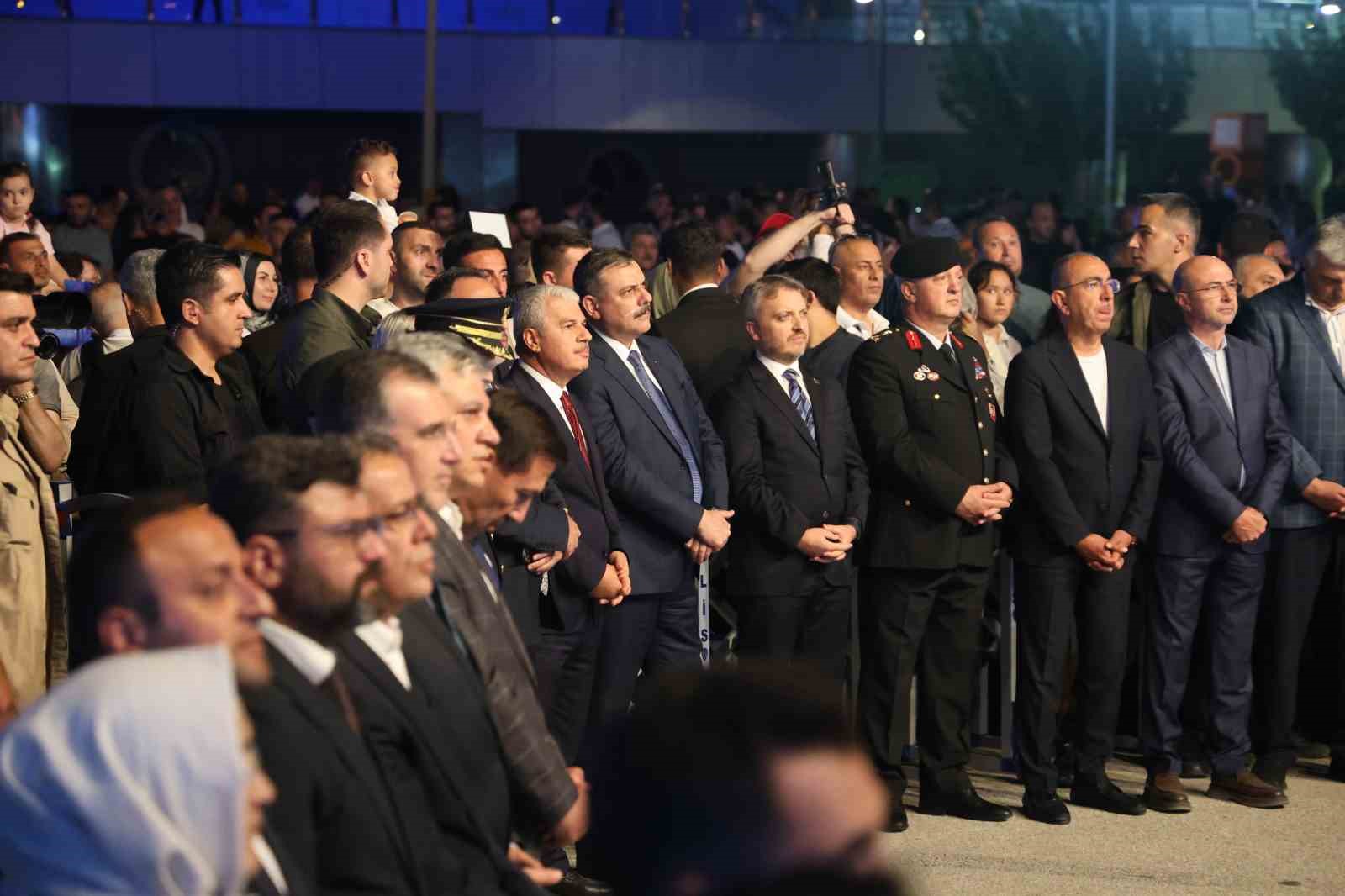 BAKAN ÇİFTÇİ: "KÖKLERİNDEN GÜÇ ALARAK GELECEĞE YÜRÜYEN BİR GENÇLİK TÜRKİYE YÜZYILI’NI İNŞA EDECEK"