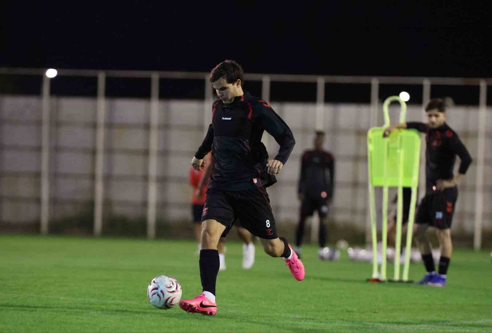 SİVASSPOR’DA MANİSA FK MAÇI HAZIRLIKLARI SÜRÜYOR
