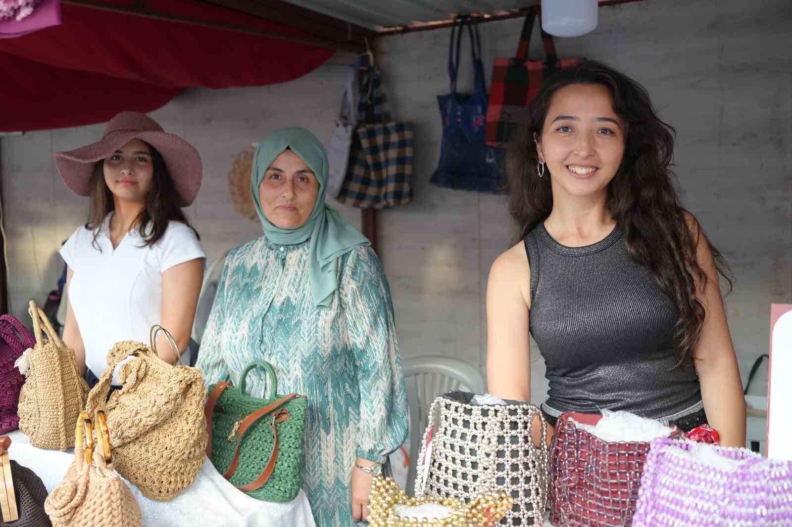 KADIN EMEĞİ FESTİVALİ’NDE EL EMEĞİ ÜRÜNLERE YOĞUN İLGİ