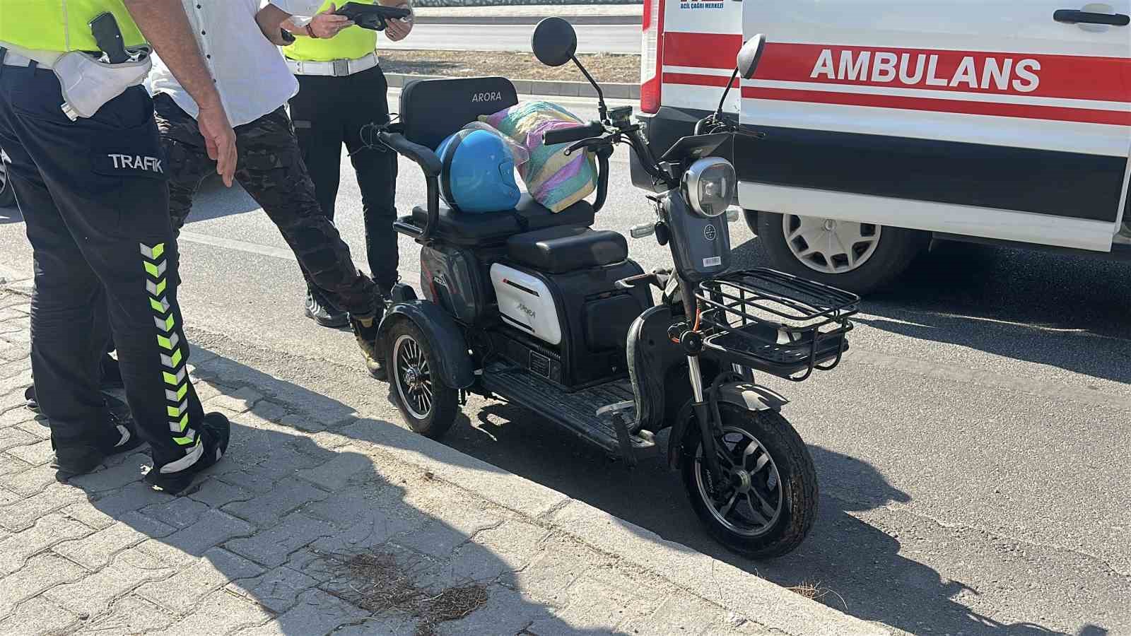 BURDUR’DA DEVRİLEN 3 TEKERLEKLİ MOTOSİKLETİN SÜRÜCÜSÜ YARALANDI
